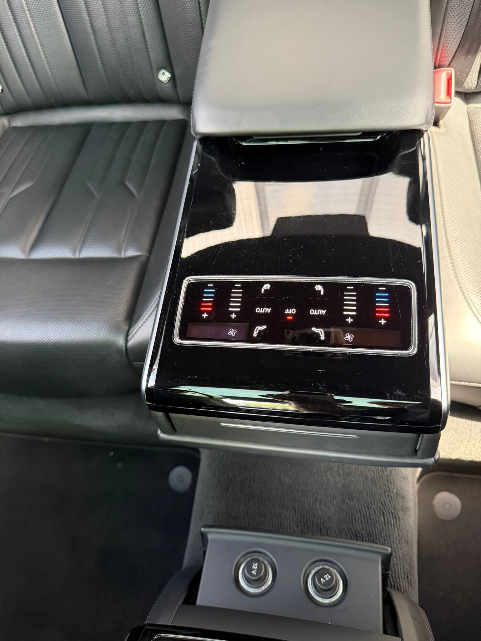 AUDI S8 TFSI quattro tiptronic-image-10