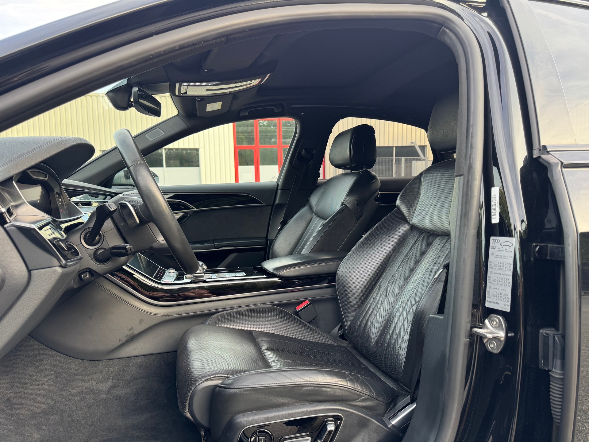 AUDI S8 TFSI quattro tiptronic-image-7