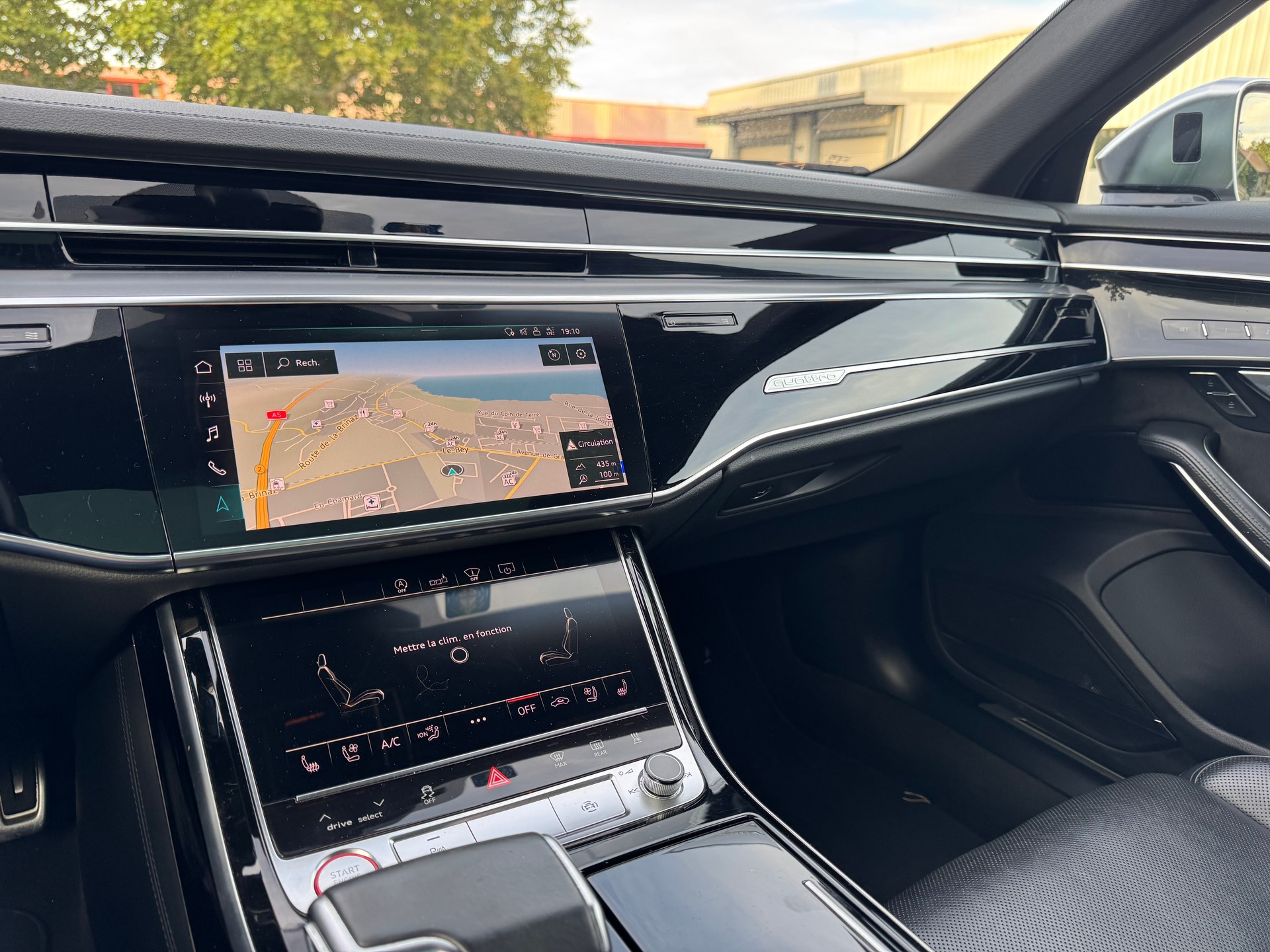 AUDI S8 TFSI quattro tiptronic-image-12