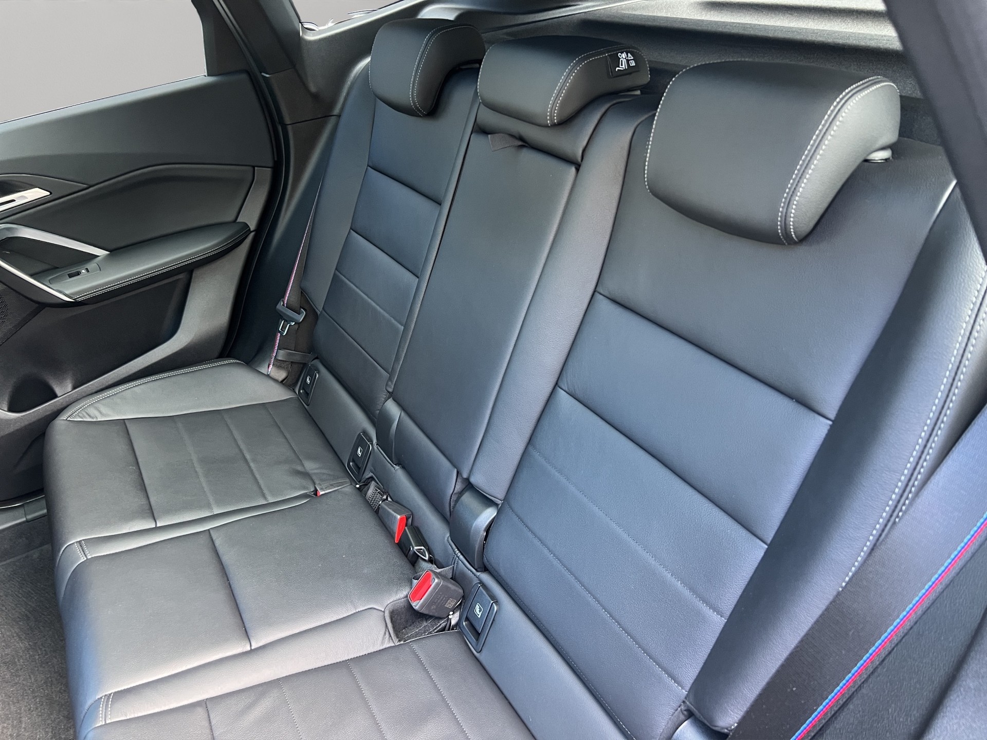 BMW iX1 xDrive 30 M Sport Pro-image-19