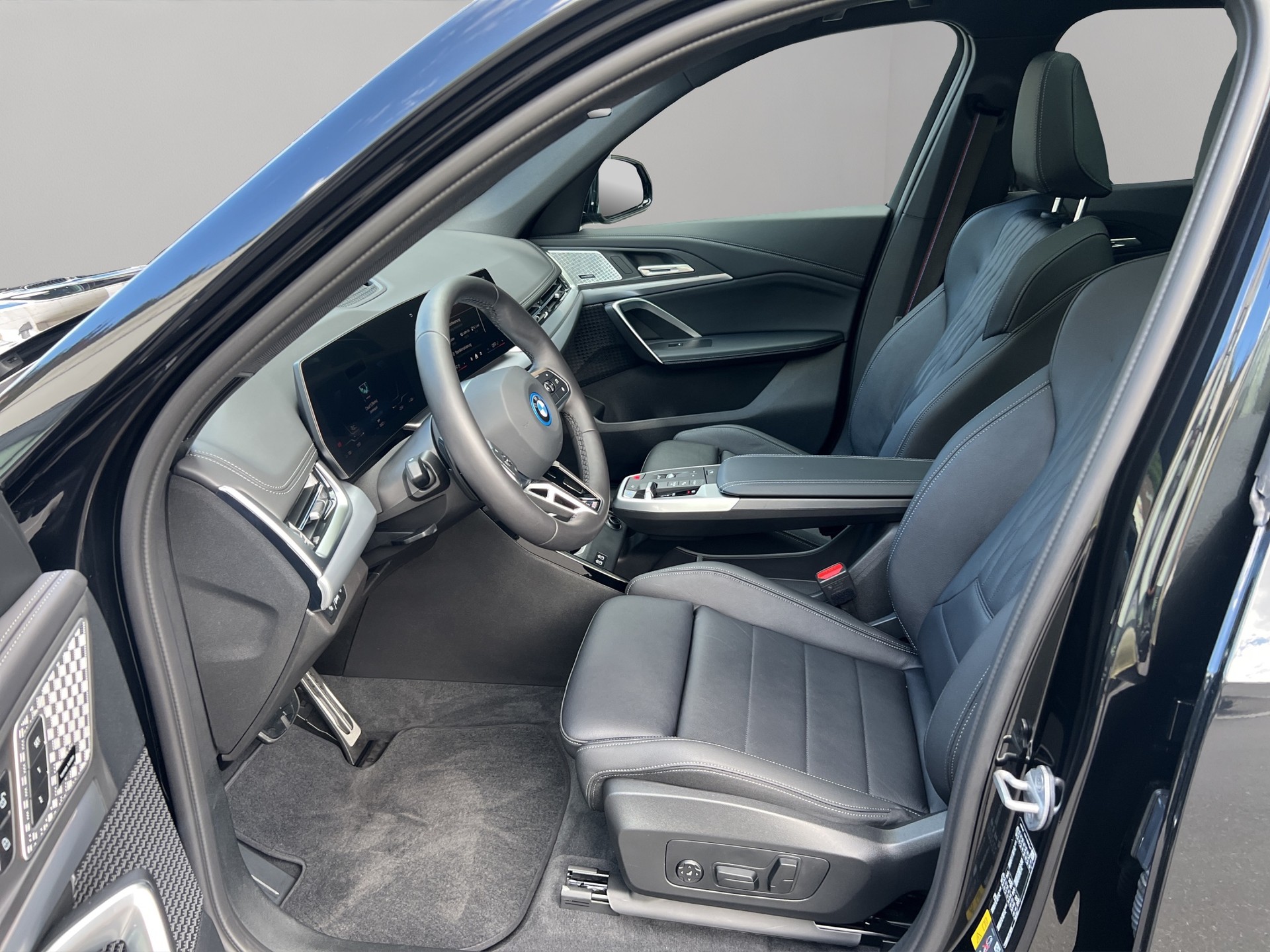 BMW iX1 xDrive 30 M Sport Pro-image-11