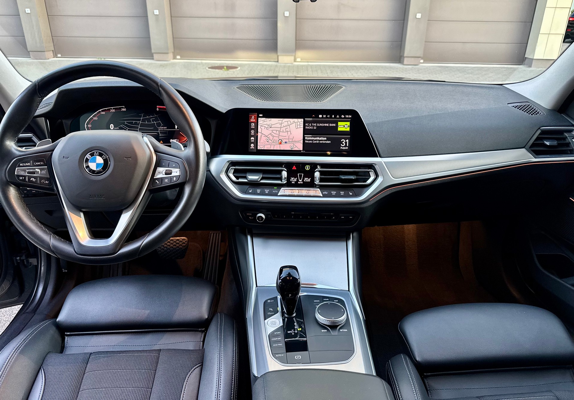 BMW 320d Touring Sport Line Steptronic * Ab MFK & Service *-image-8