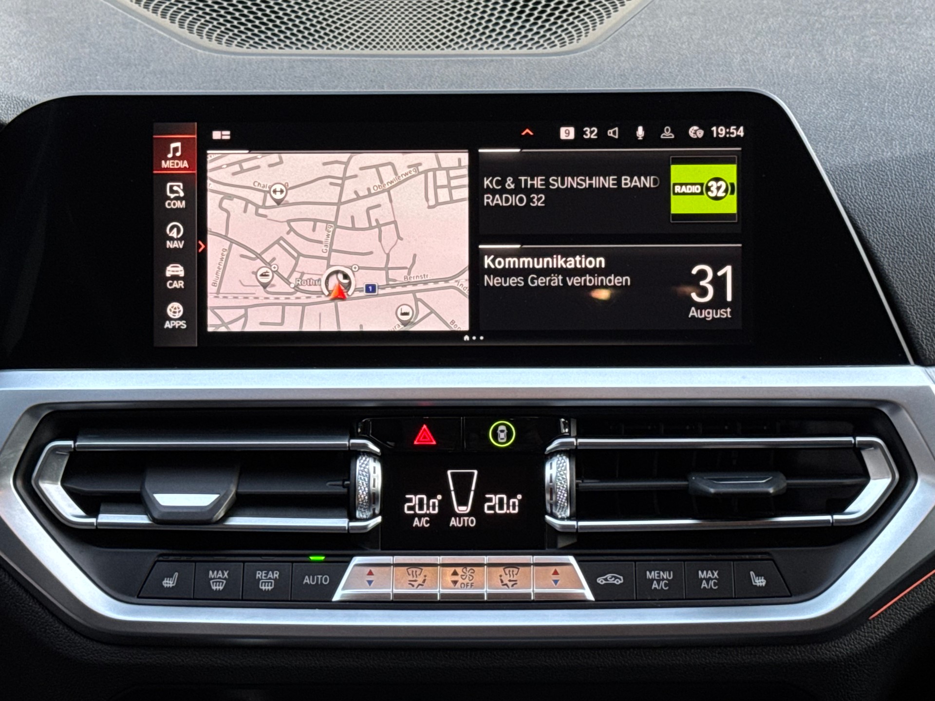 BMW 320d Touring Sport Line Steptronic * Ab MFK & Service *-image-10