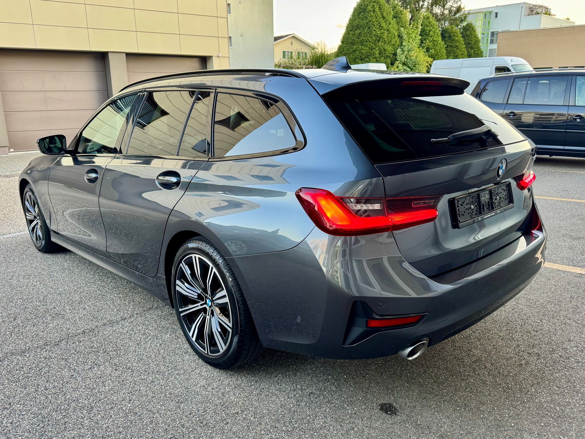 BMW 320d Touring Sport Line Steptronic * Ab MFK & Service *-image-4