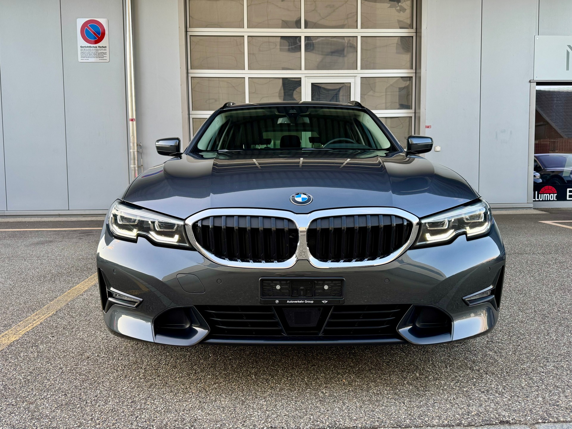 BMW 320d Touring Sport Line Steptronic * Ab MFK & Service *-showroom-element-2