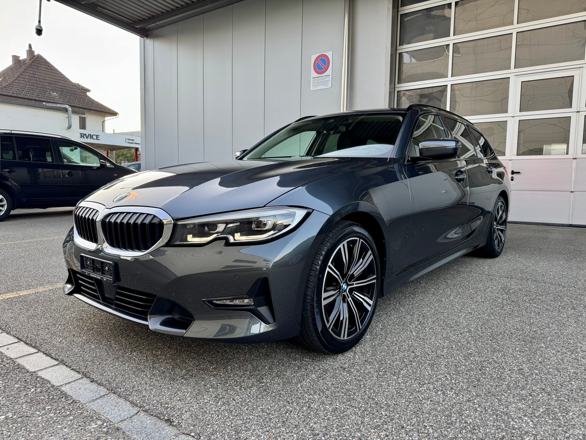 BMW 320d Touring Sport Line Steptronic * Ab MFK & Service *-showroom-element-1