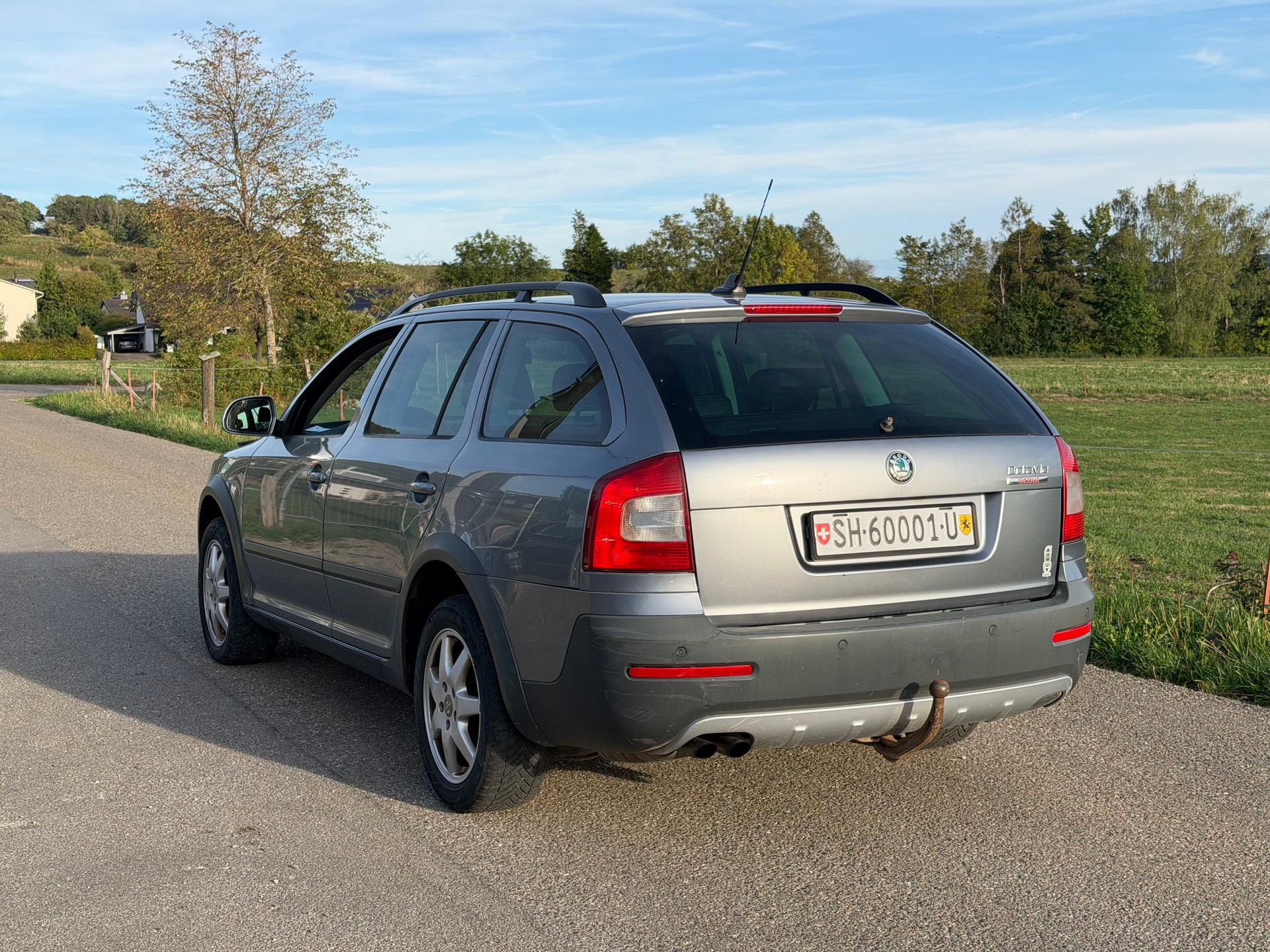 SKODA Octavia Combi 2.0 TDI Scout 4x4 DSG-image-4