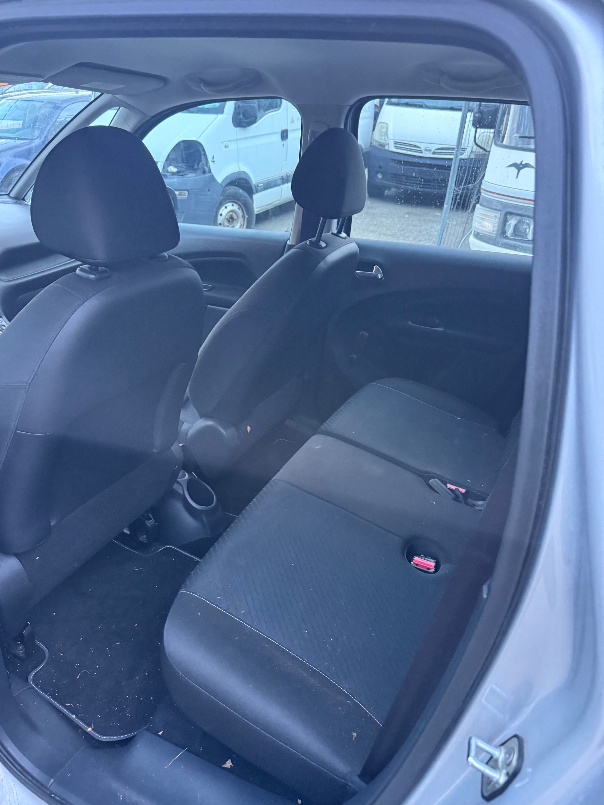 CITROEN C3 Picasso 1.4i 16V Essentiel (X)-image-10