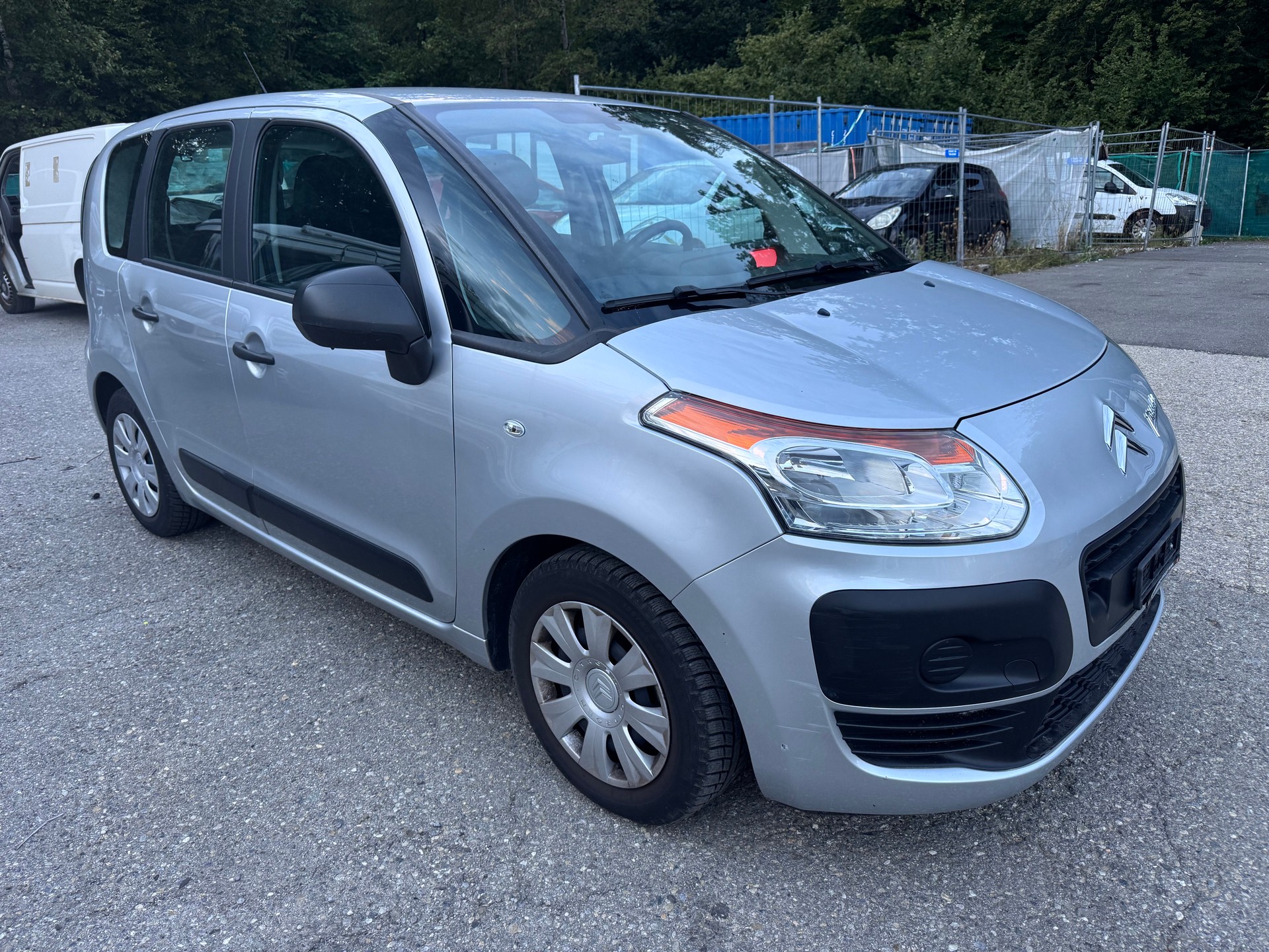 CITROEN C3 Picasso 1.4i 16V Essentiel (X)-image-2
