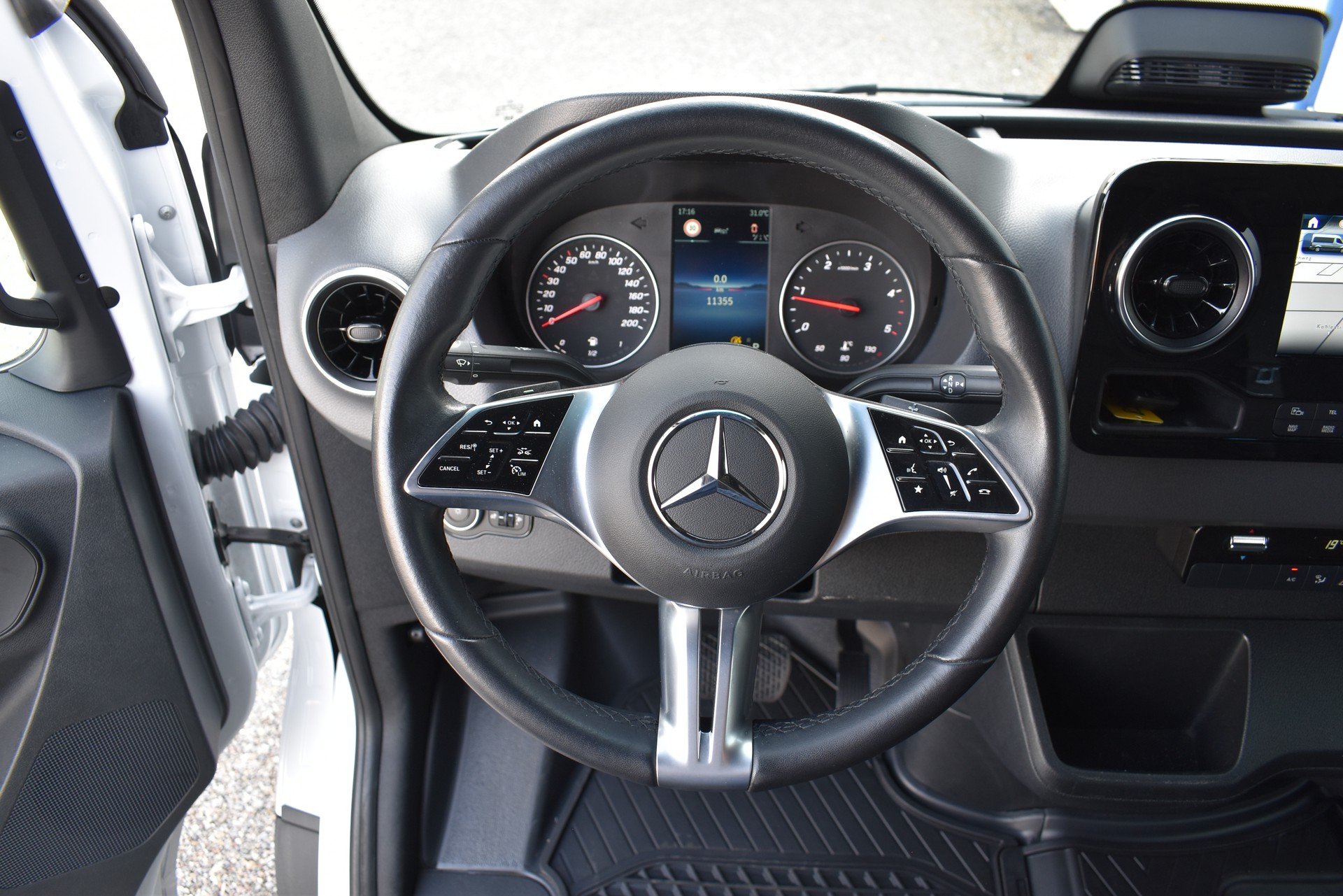 MERCEDES-BENZ Sprinter 317 CDI Hochdach AHK-image-13