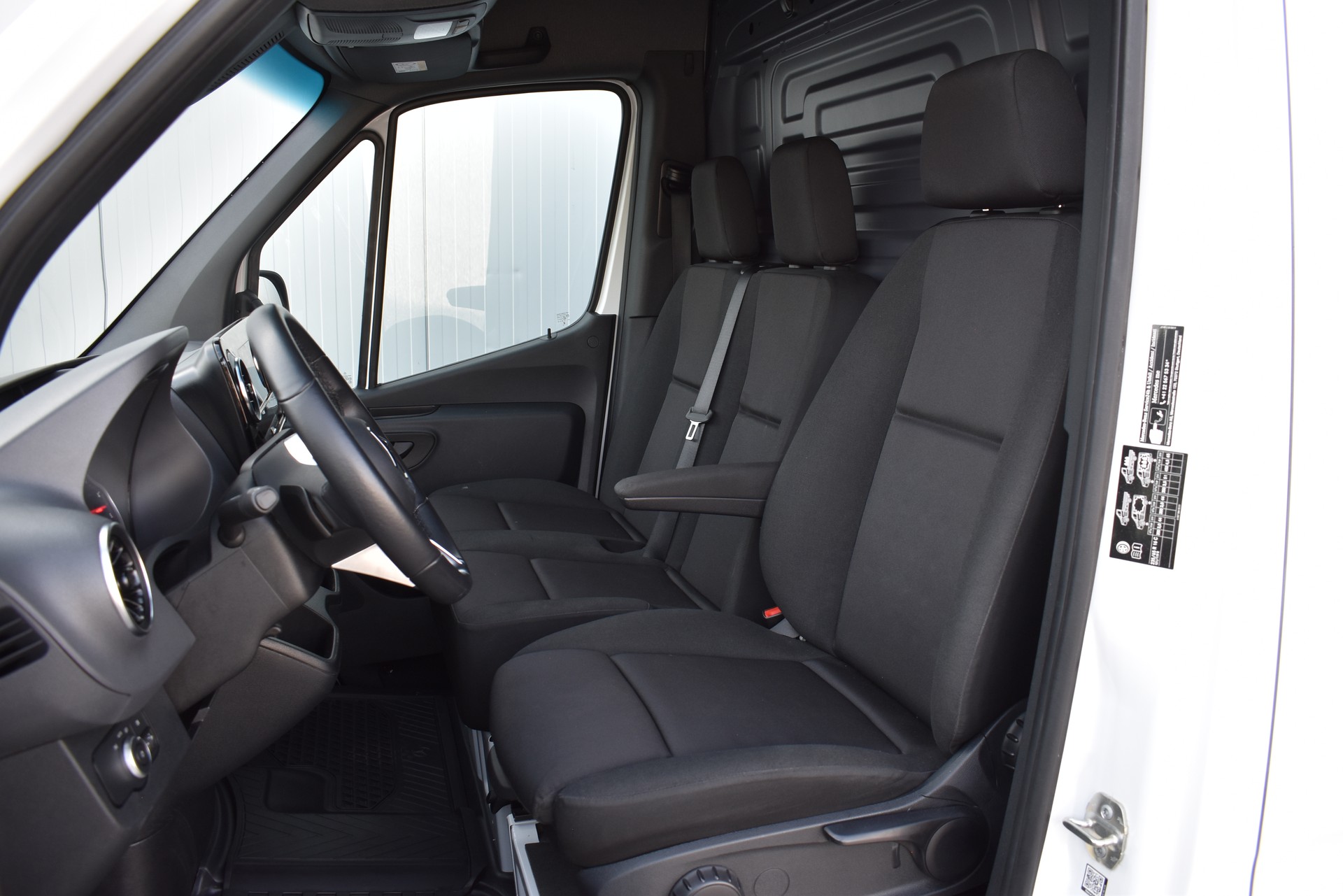 MERCEDES-BENZ Sprinter 317 CDI Hochdach AHK-image-11