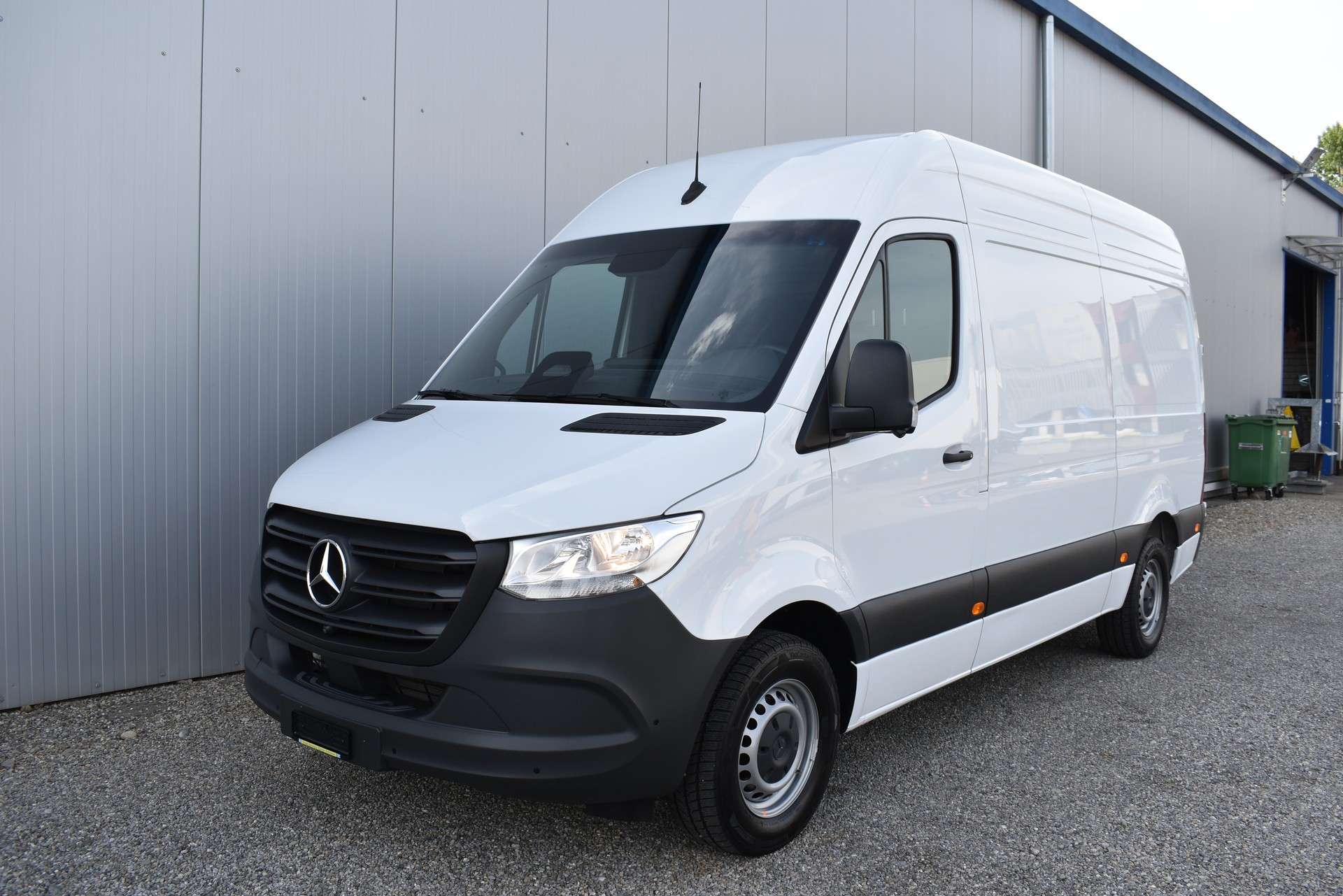 MERCEDES-BENZ Sprinter 317 CDI Hochdach AHK-image-0