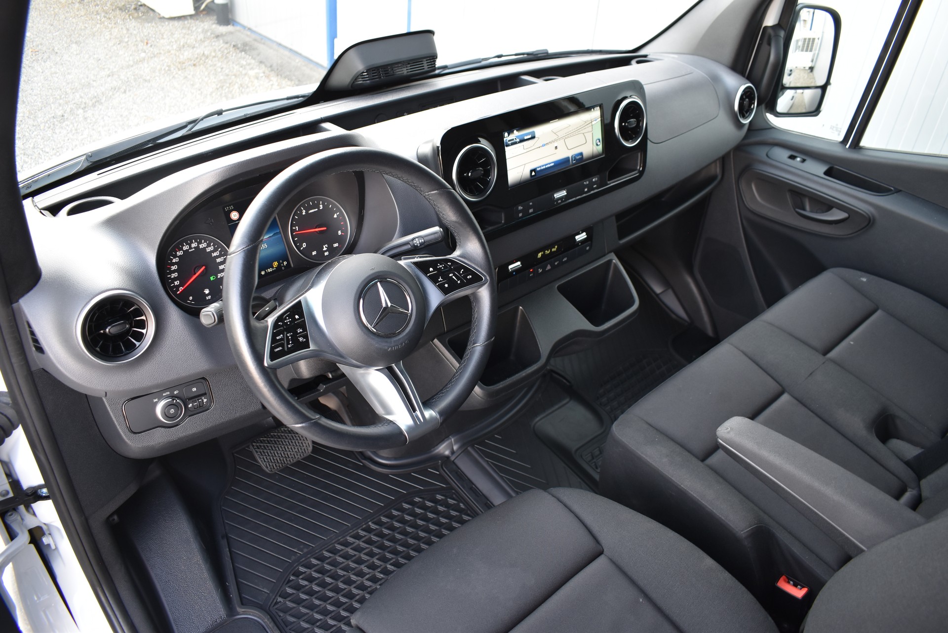 MERCEDES-BENZ Sprinter 317 CDI Hochdach AHK-image-12