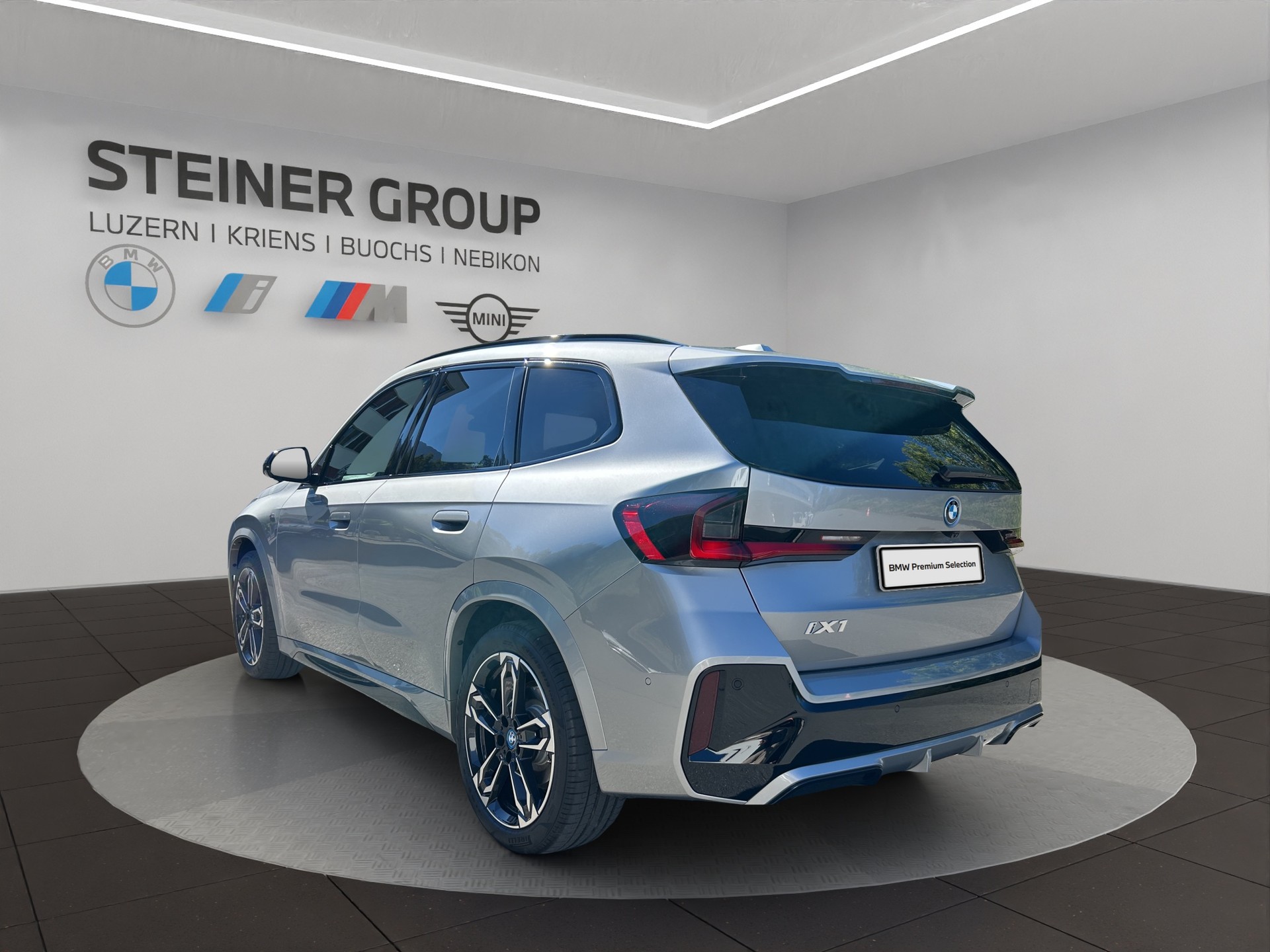 BMW iX1 xDrive 30 M Sport-image-7