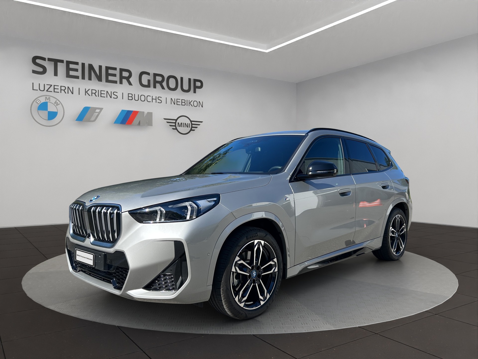 BMW iX1 xDrive 30 M Sport-image-0