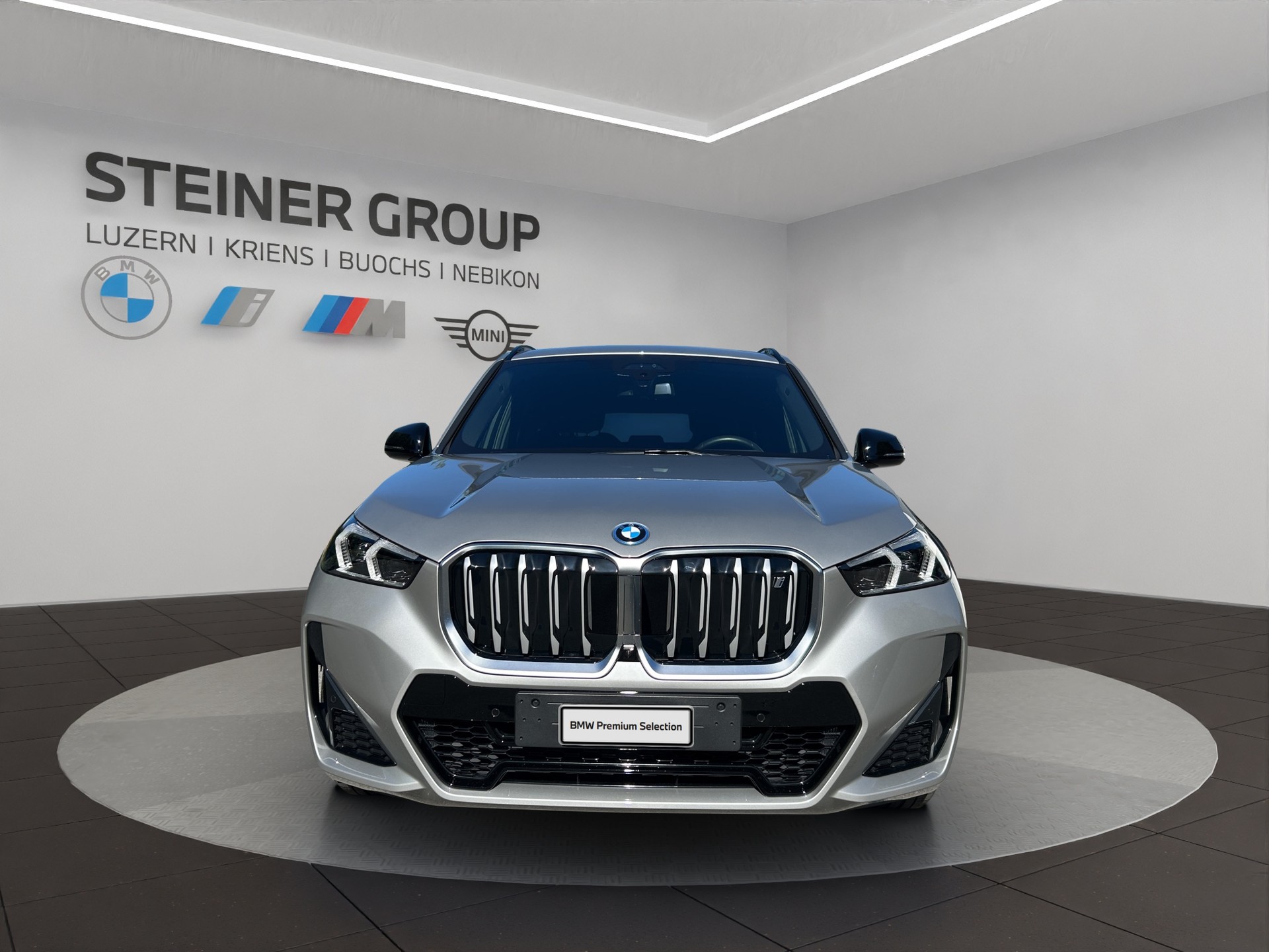 BMW iX1 xDrive 30 M Sport-image-2