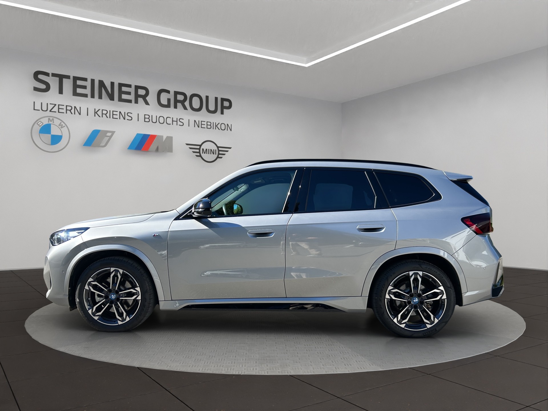 BMW iX1 xDrive 30 M Sport-image-8
