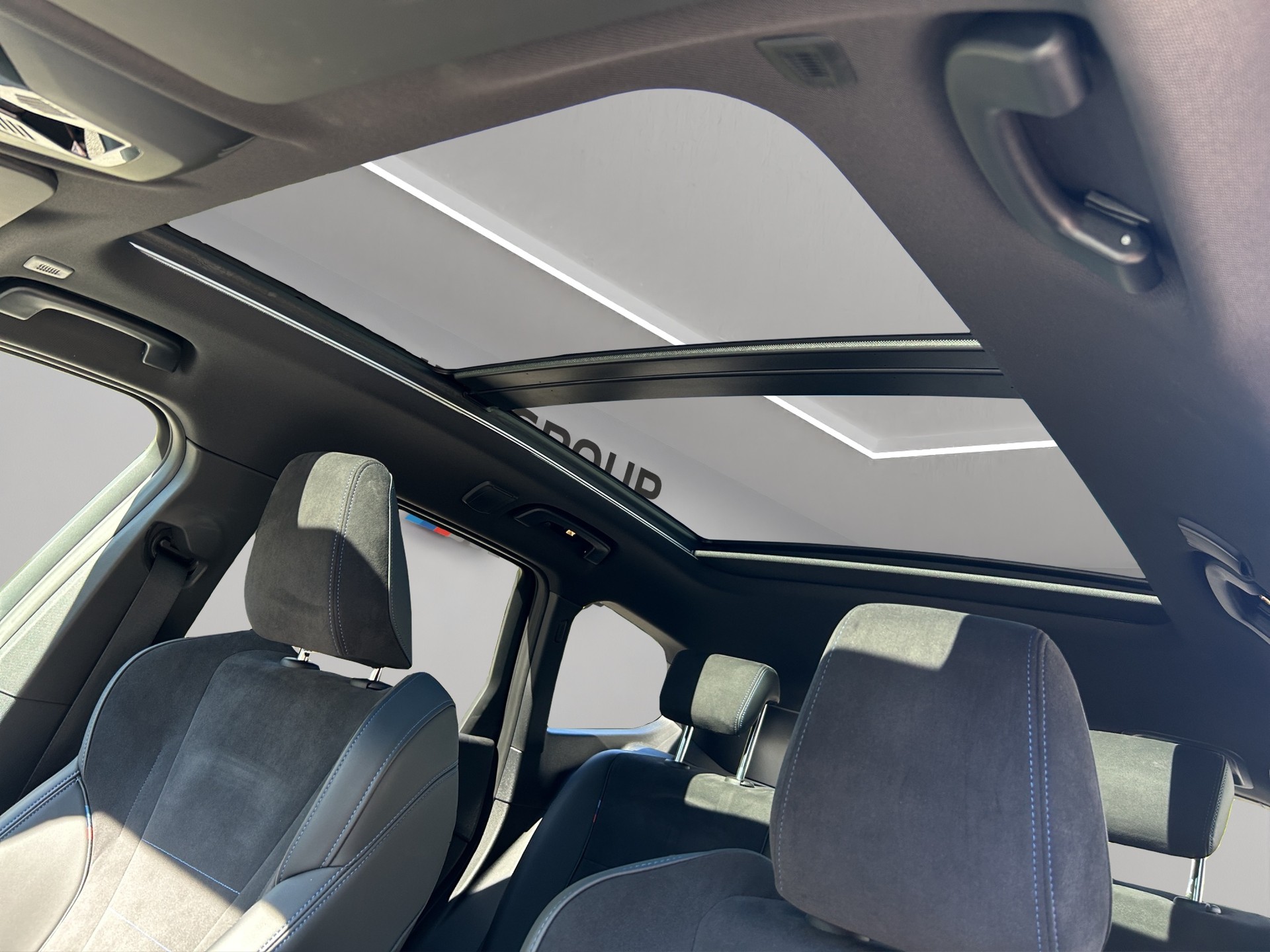 BMW iX1 xDrive 30 M Sport-image-13