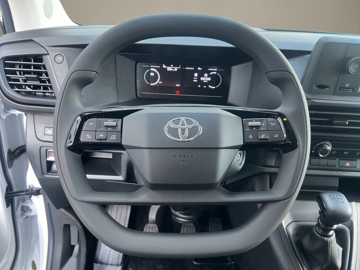 TOYOTA PROACE Verso L1 2.0 D Comfort-image-11