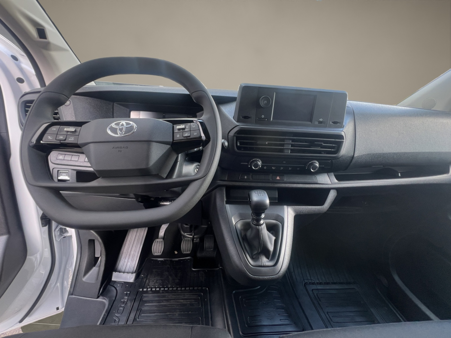 TOYOTA PROACE Verso L1 2.0 D Comfort-image-10