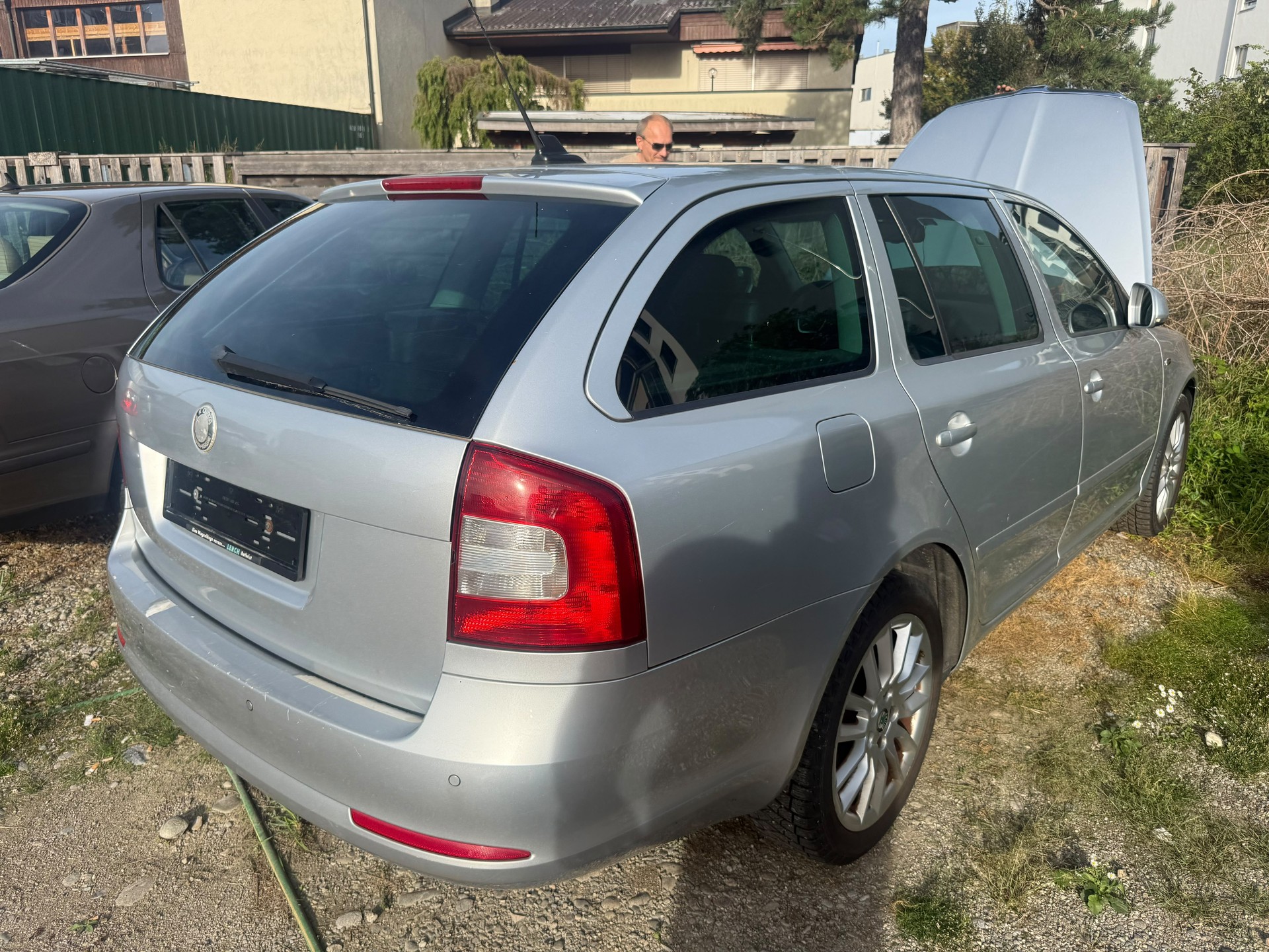SKODA Octavia Combi 2.0 TDI Ambiente DSG-image-2