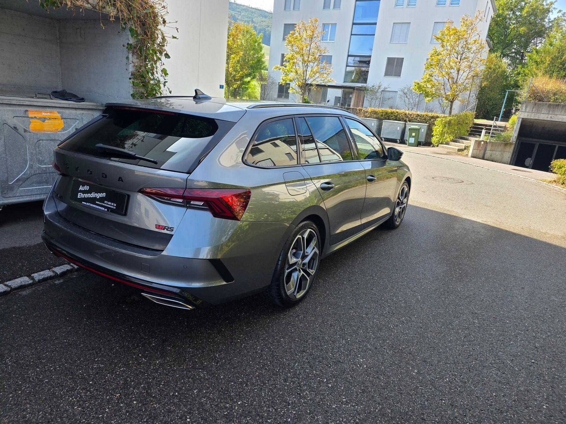SKODA Octavia Combi 2.0 TSI DSG RS-image-5