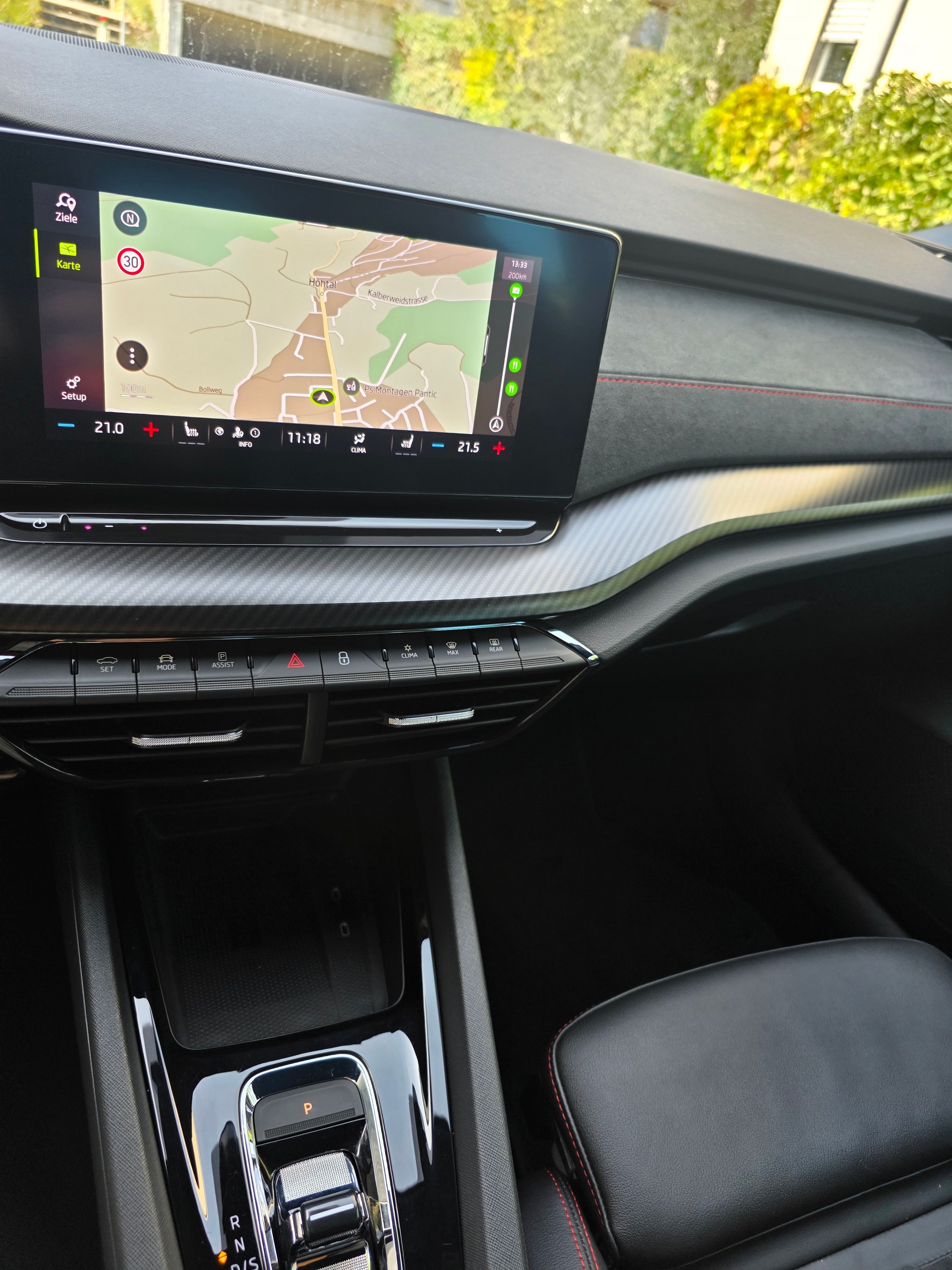 SKODA Octavia Combi 2.0 TSI DSG RS-image-13