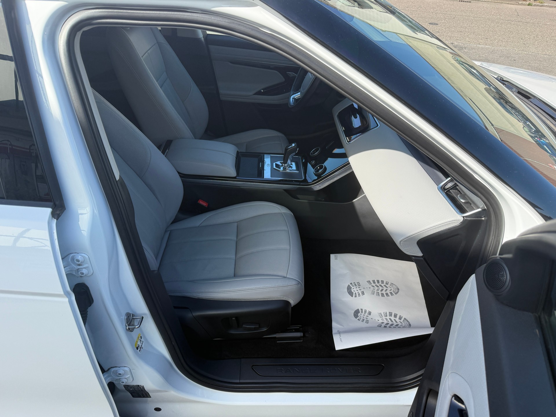 LAND ROVER Range Rover Evoque P 200-image-6