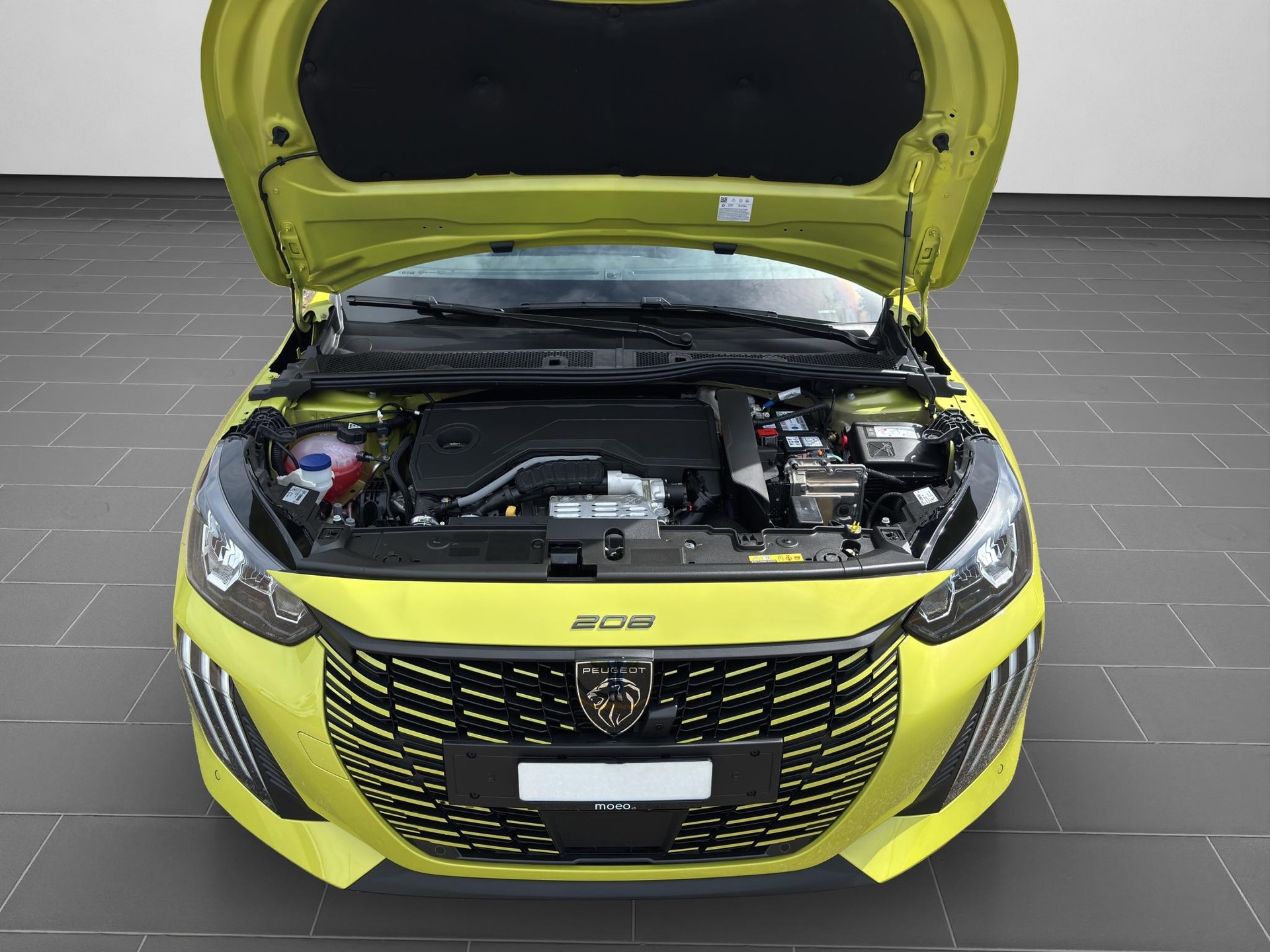 PEUGEOT 208 1.2 Hybrid Allure-image-18