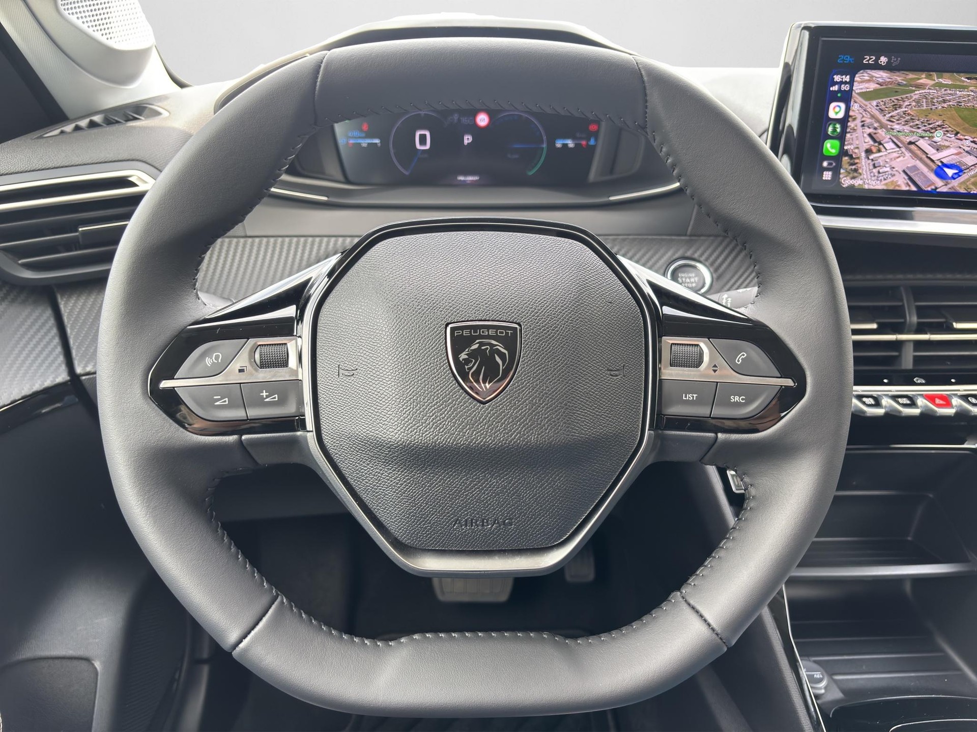 PEUGEOT 208 1.2 Hybrid Allure-image-4
