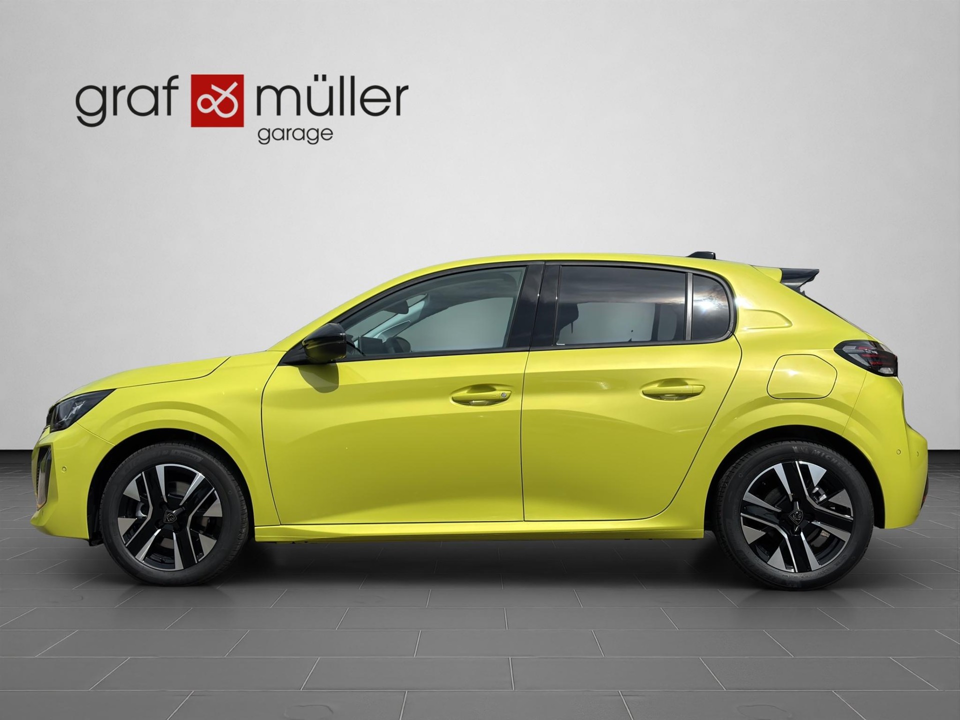 PEUGEOT 208 1.2 Hybrid Allure-image-1