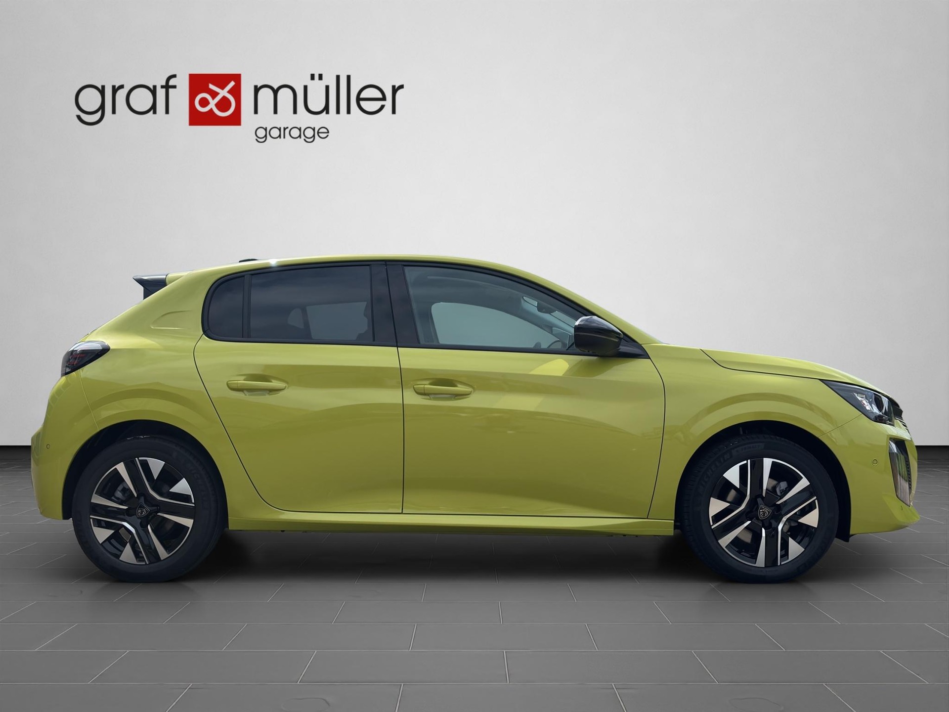 PEUGEOT 208 1.2 Hybrid Allure-image-15