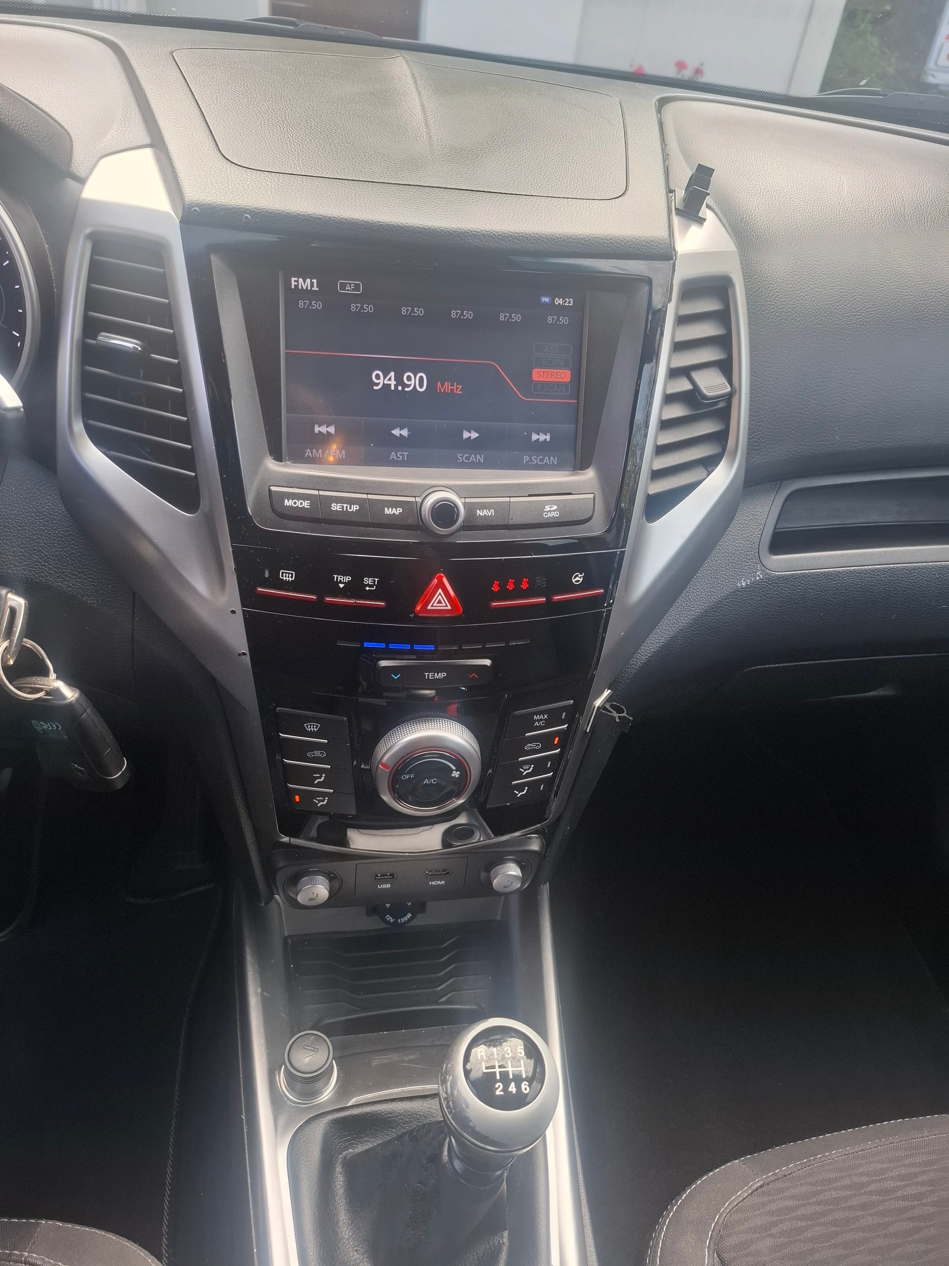 KGM-SsangYong Tivoli 1.6 eXDi Cityscape 4WD-image-13