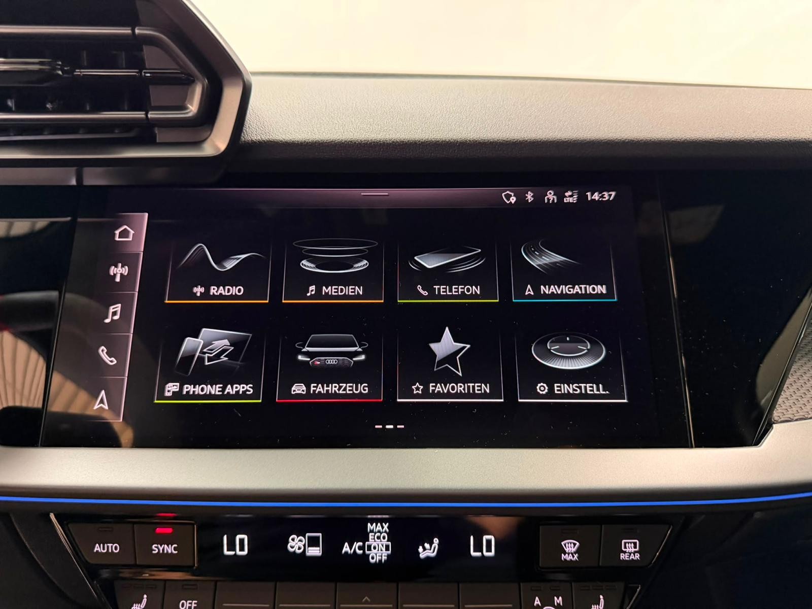AUDI RS3 Sportback 2.5 TSI quattro S-tronic-image-10