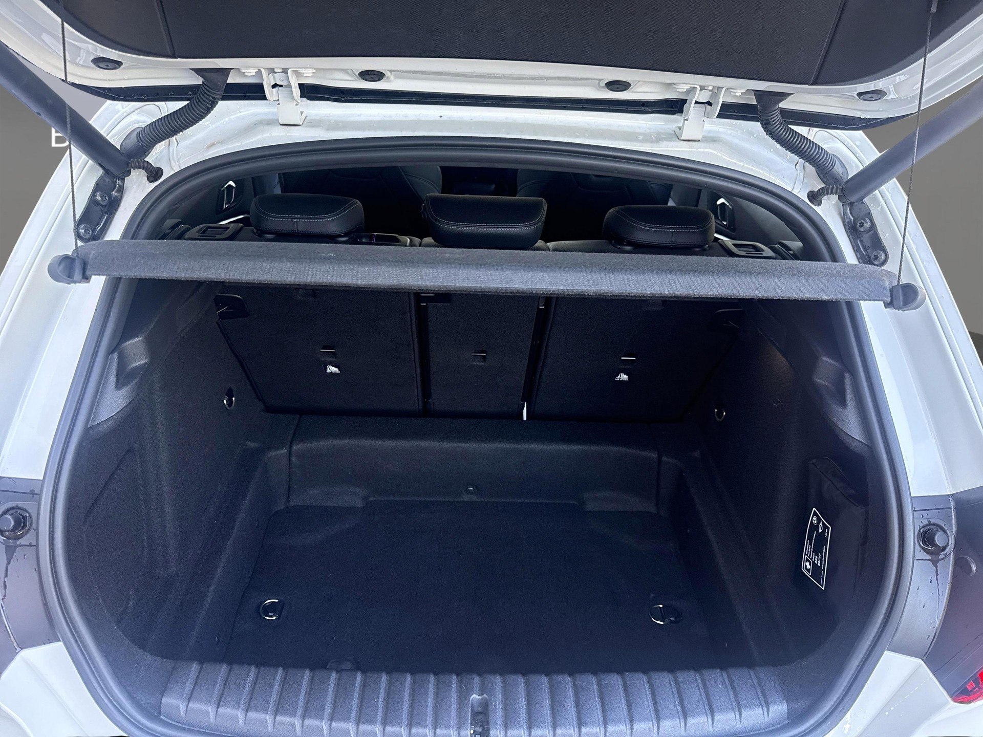 BMW M135i xDrive-image-18