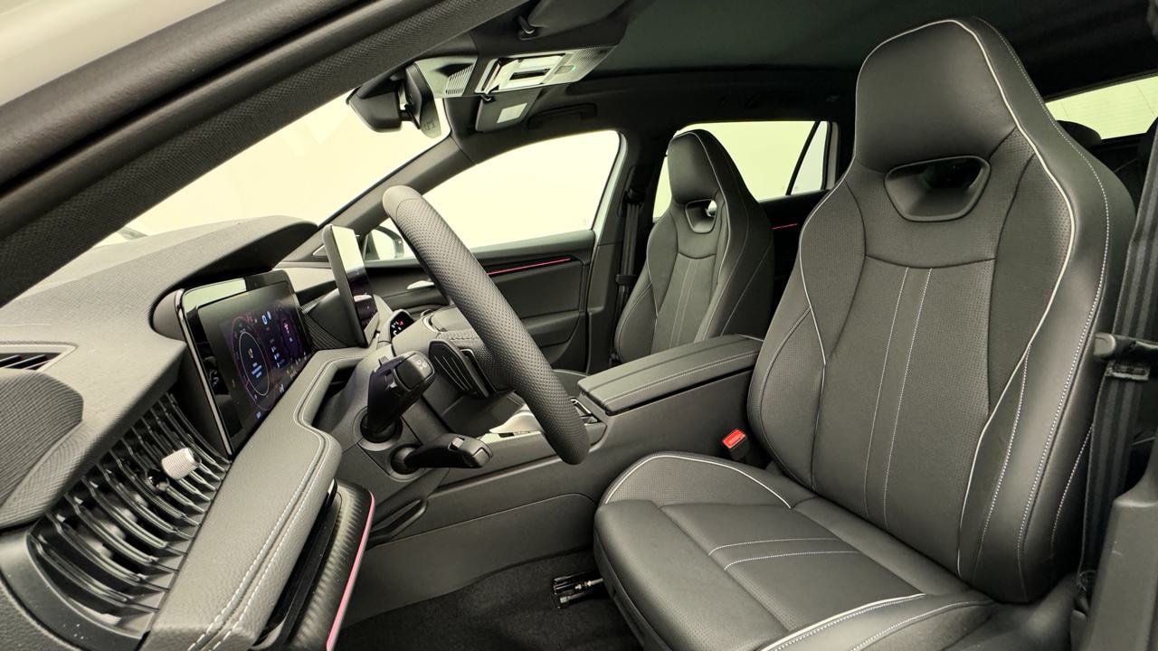 SKODA Superb Combi 2.0 TSI Sportline 4x4 DSG-image-4