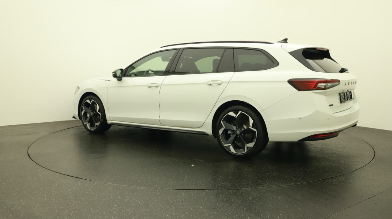 SKODA Superb Combi 2.0 TSI Sportline 4x4 DSG-image-2