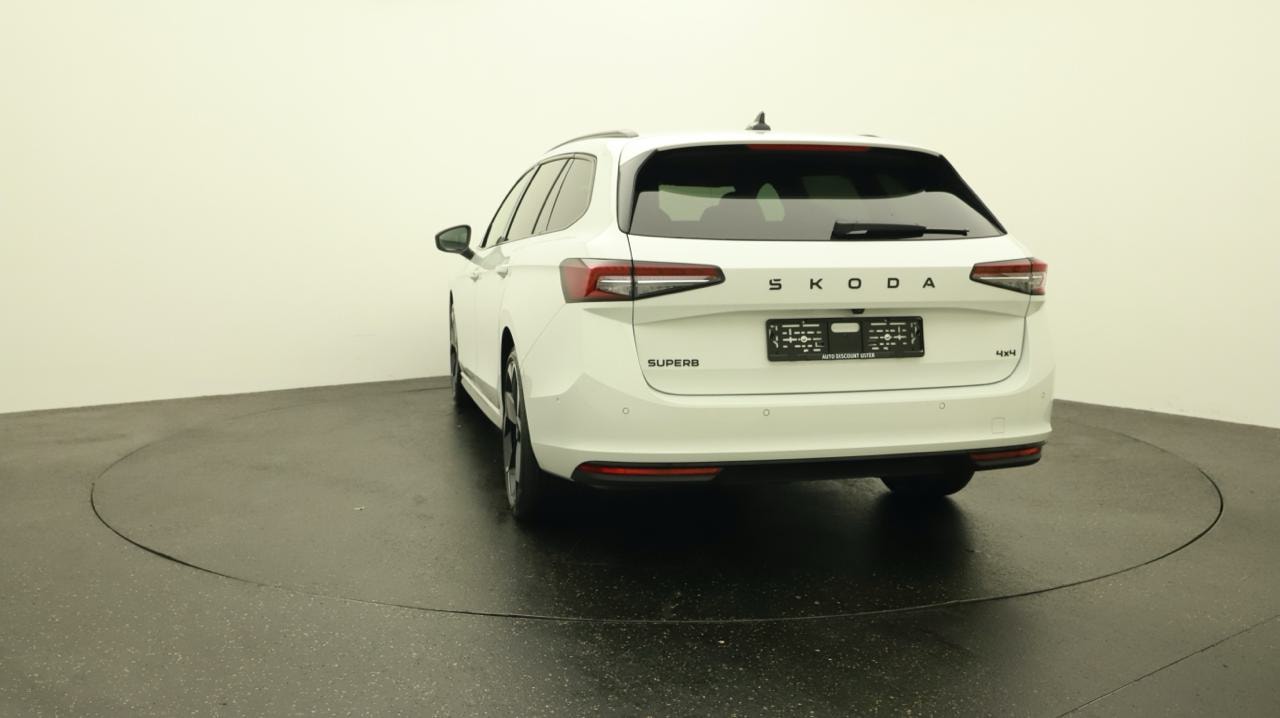 SKODA Superb Combi 2.0 TSI Sportline 4x4 DSG-image-3