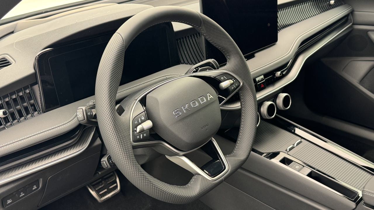 SKODA Superb Combi 2.0 TSI Sportline 4x4 DSG-image-6