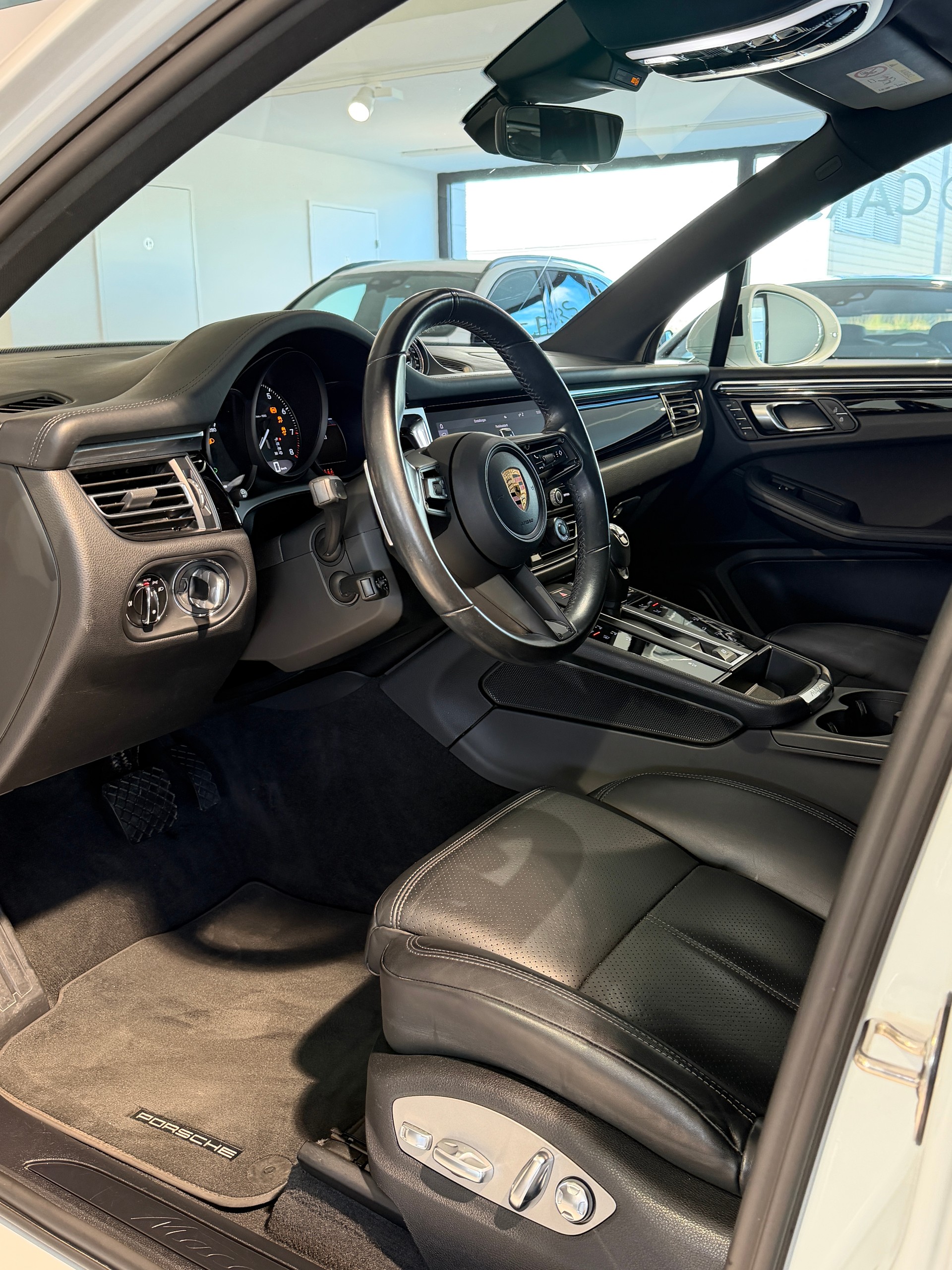 PORSCHE Macan PDK-image-7