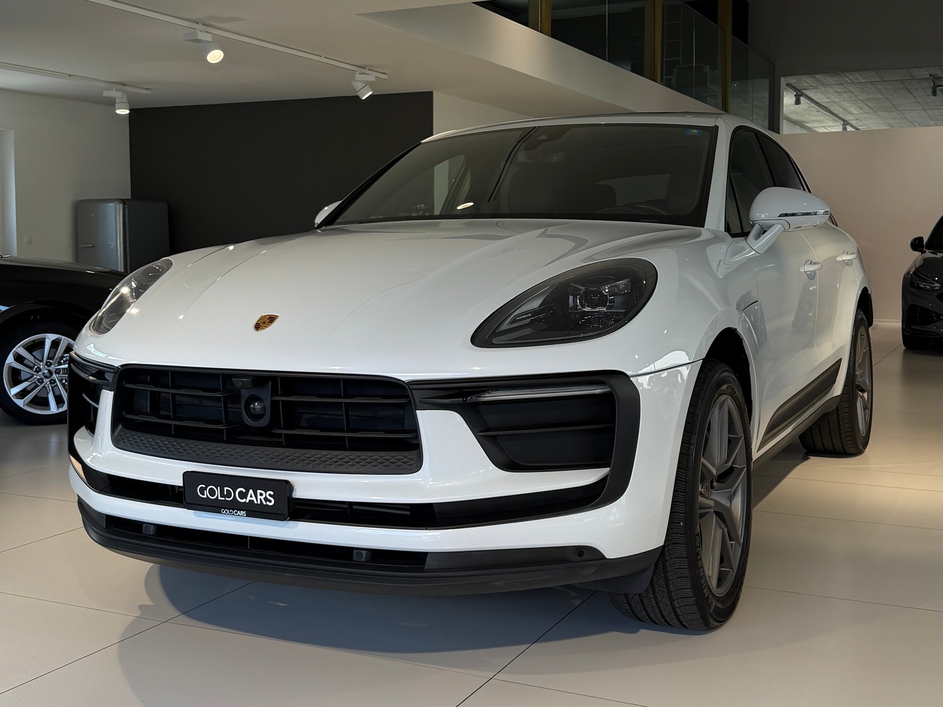 PORSCHE Macan PDK-image-2