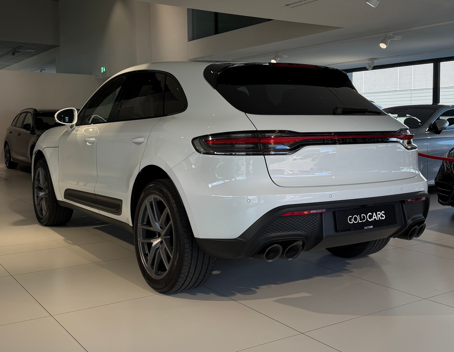 PORSCHE Macan PDK-image-4