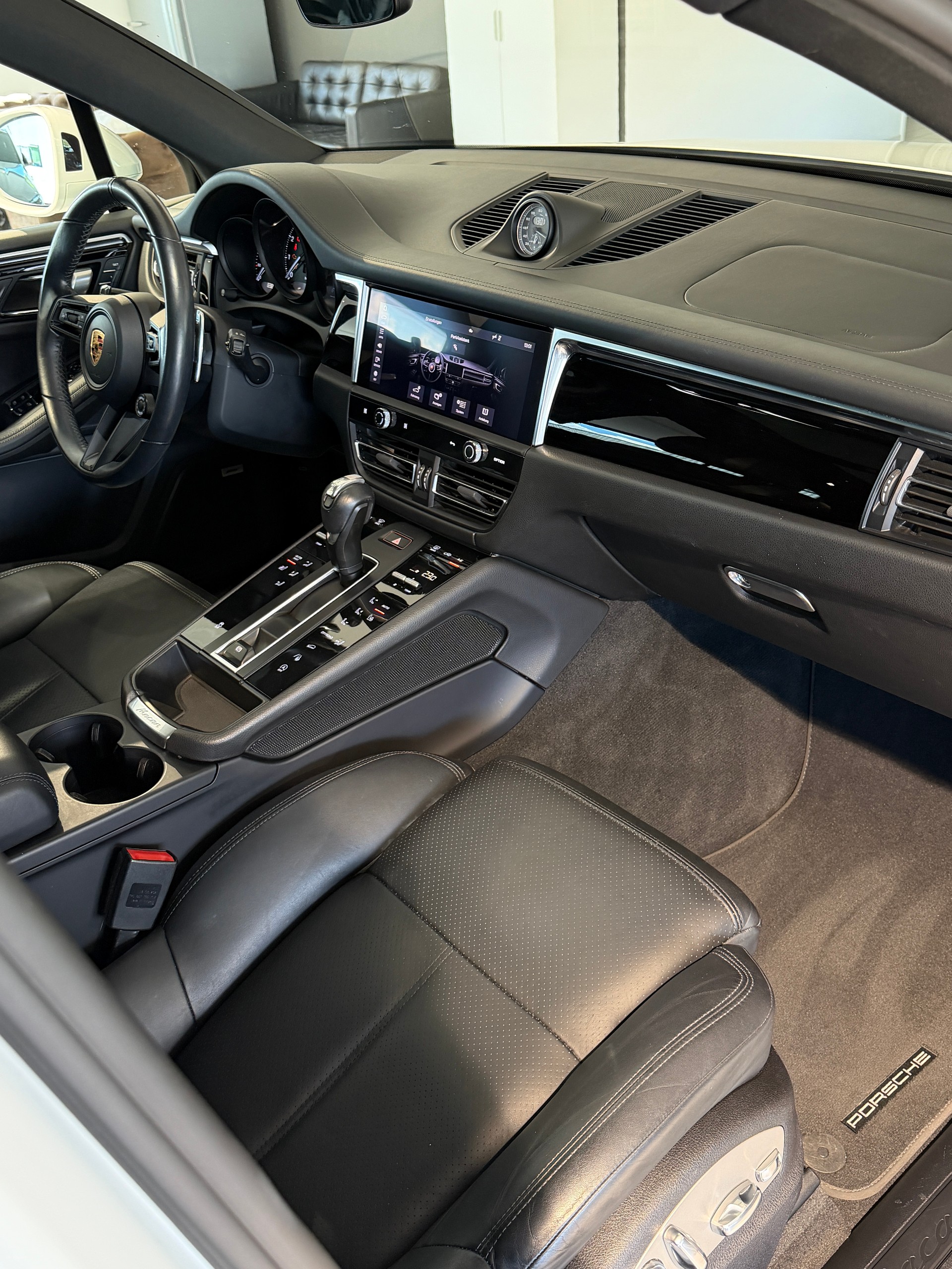 PORSCHE Macan PDK-image-12