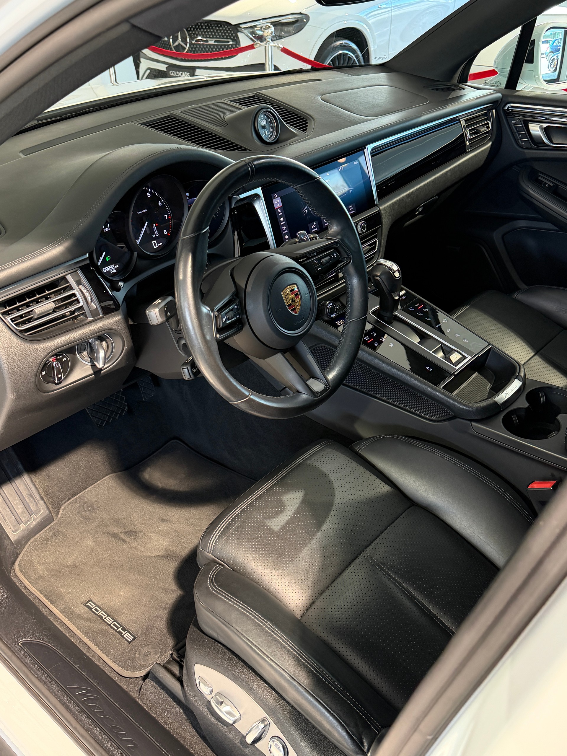PORSCHE Macan PDK-image-9