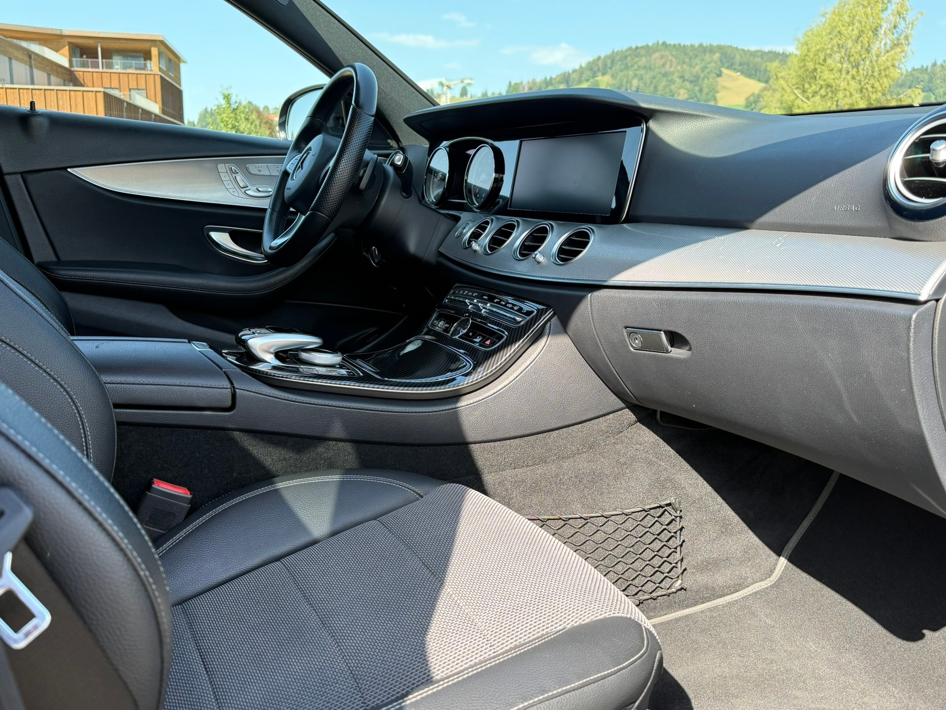 MERCEDES-BENZ E 200 Avantgarde 9G-Tronic-image-10