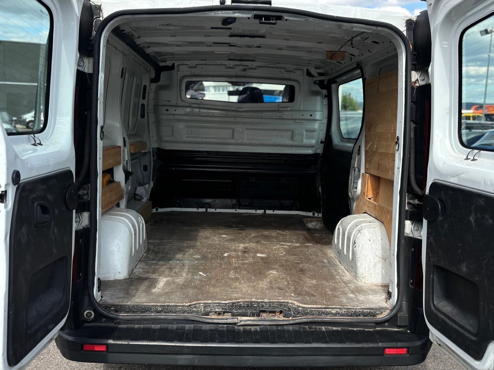 NISSAN NV300 dCi 95 2.7 L1H1 Comfort-image-8
