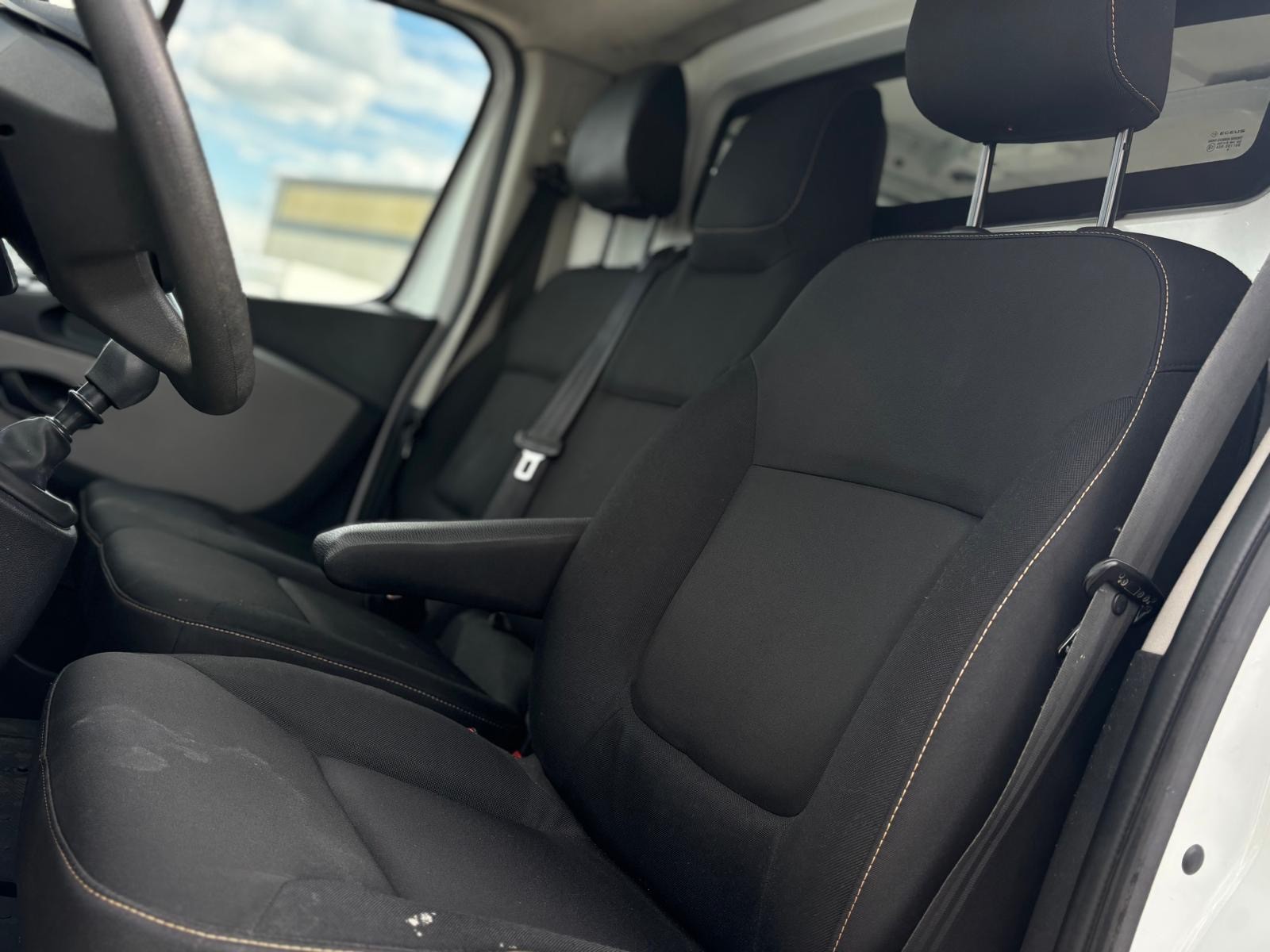 NISSAN NV300 dCi 95 2.7 L1H1 Comfort-image-7
