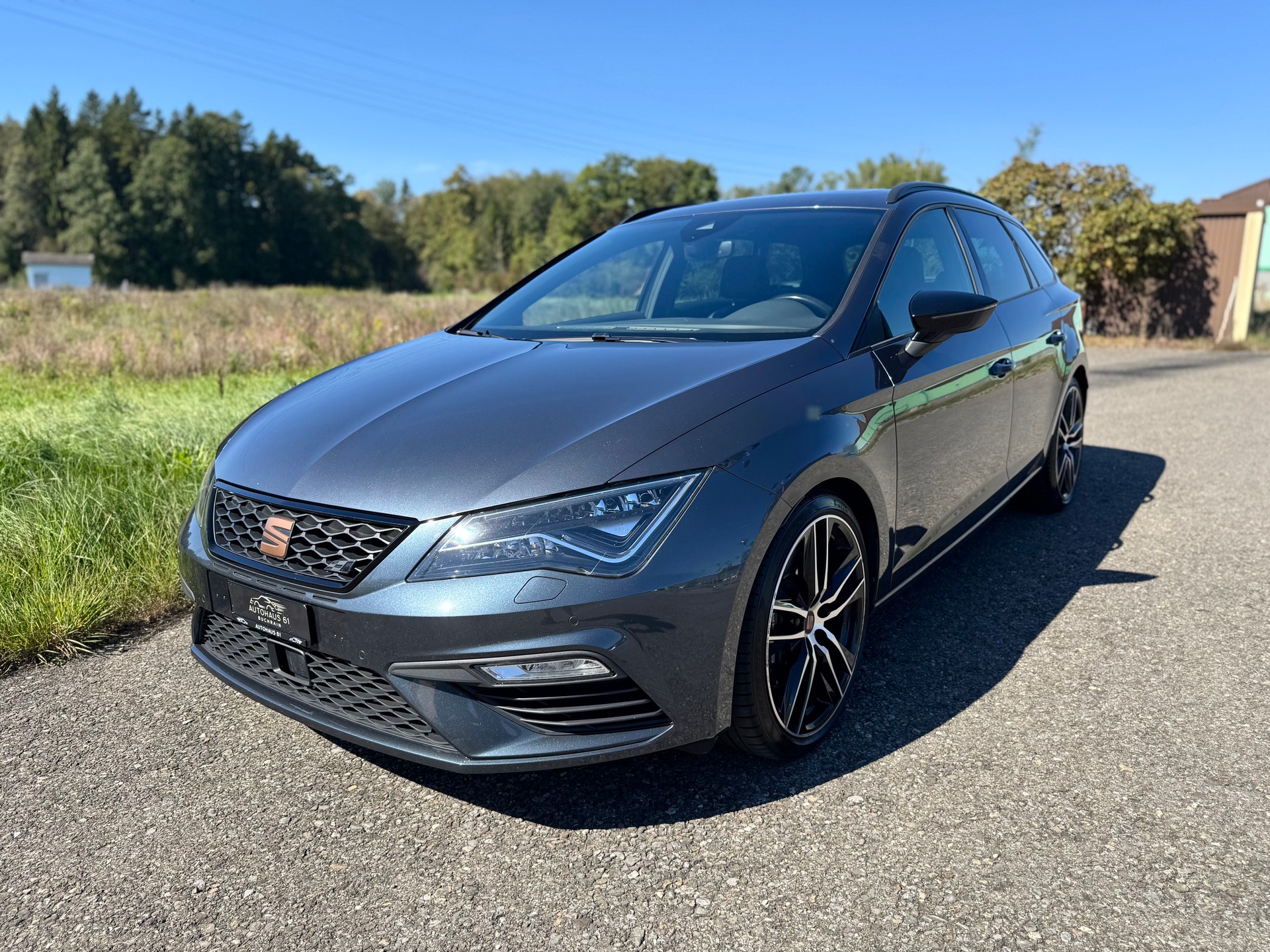 SEAT Leon ST 2.0 TSI Cupra 300 4 Drive DSG / ab MFK bei Verkauf-image-2