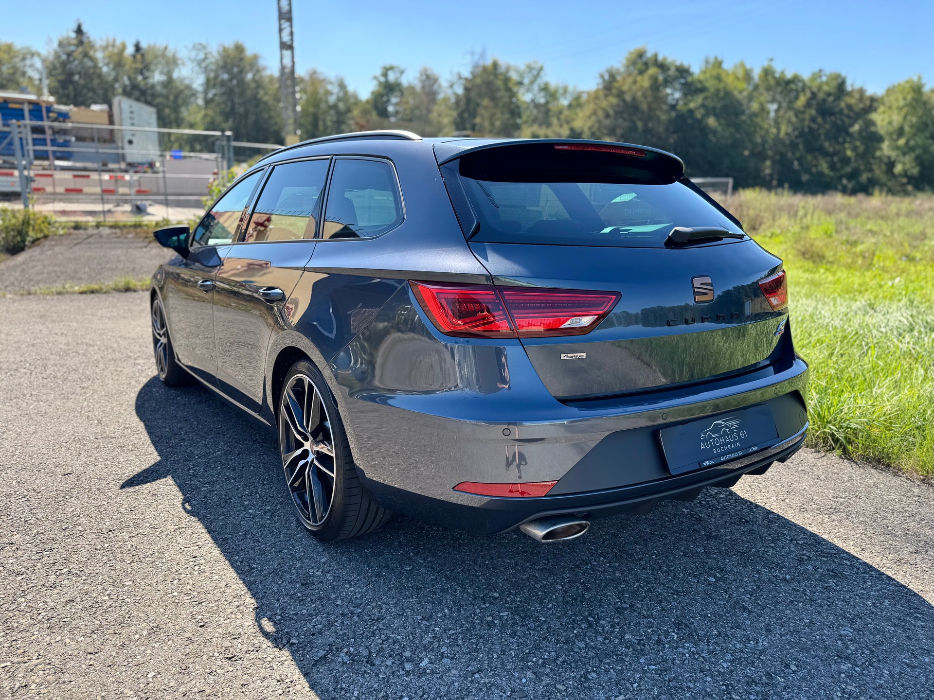 SEAT Leon ST 2.0 TSI Cupra 300 4 Drive DSG / ab MFK bei Verkauf-image-6