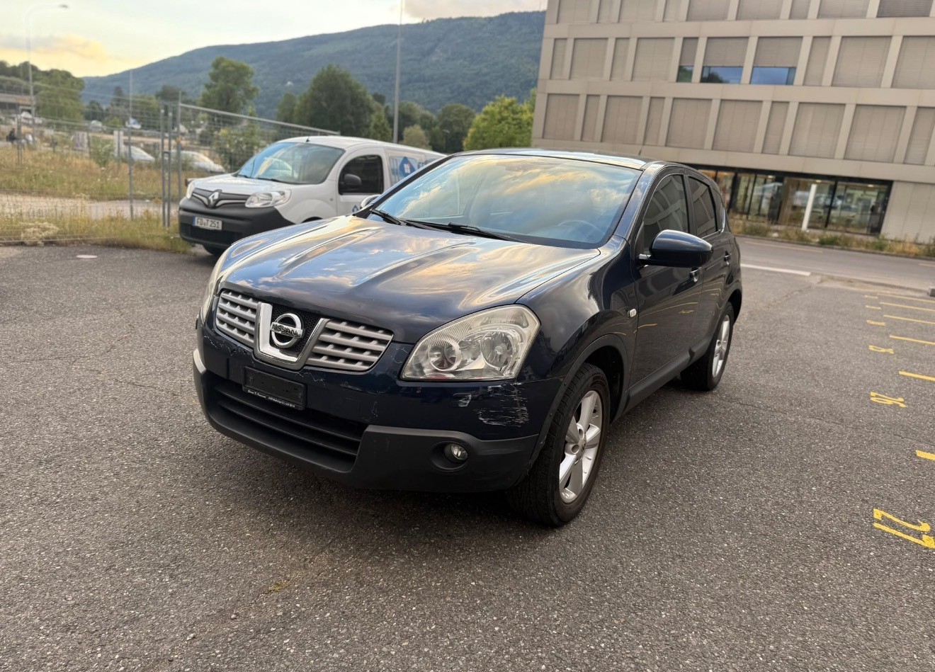 NISSAN Qashqai 2.0 4WD visia-image-2